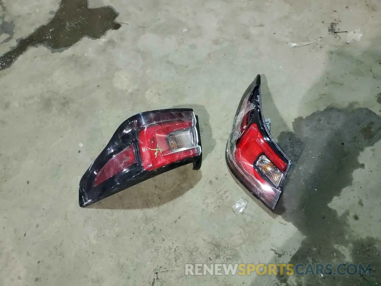 12 Photograph of a damaged car 4S3BWAL68L3014387 SUBARU LEGACY 2020