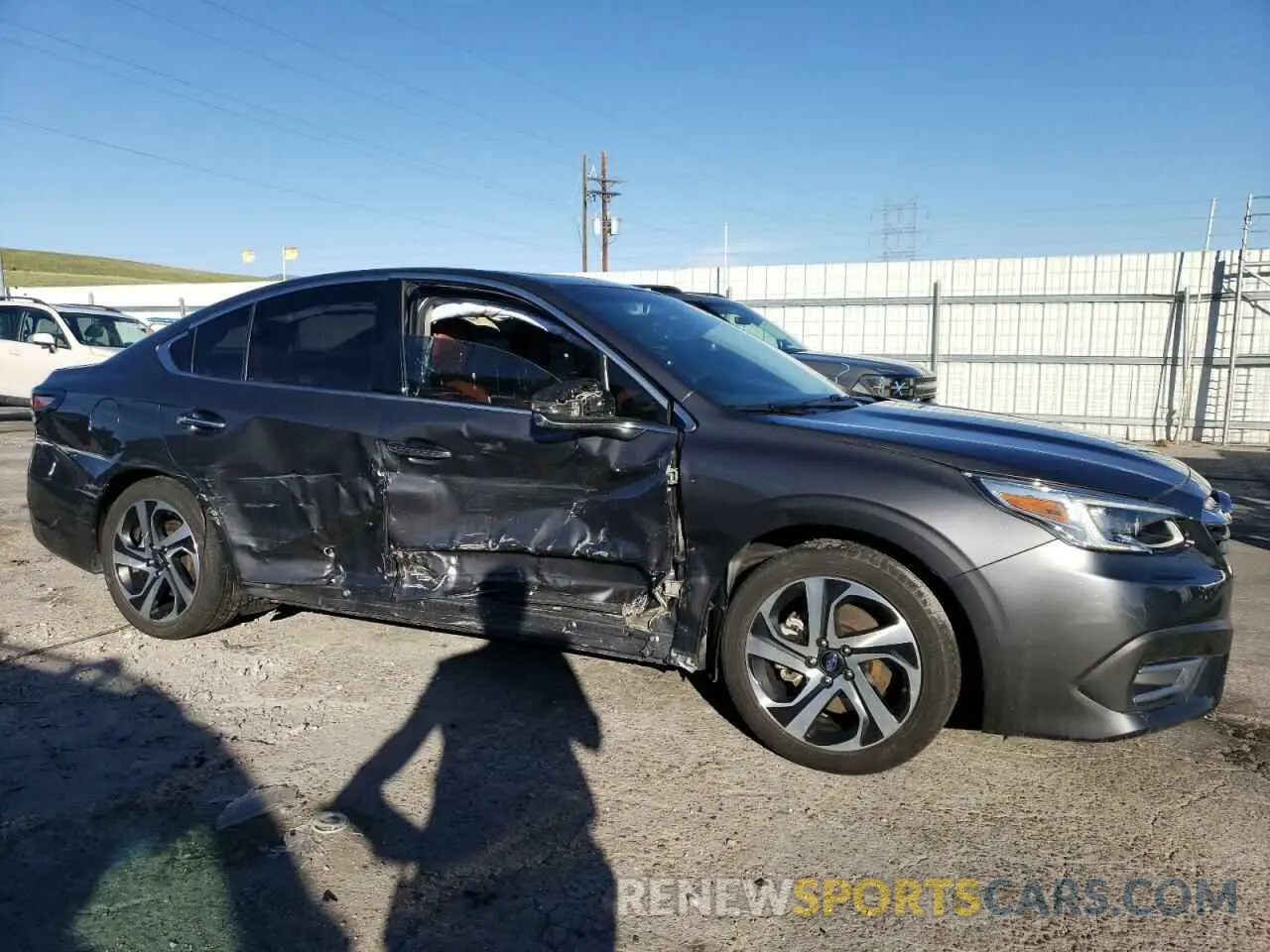 4 Фотография поврежденного автомобиля 4S3BWGP6XL3005381 SUBARU LEGACY 2020