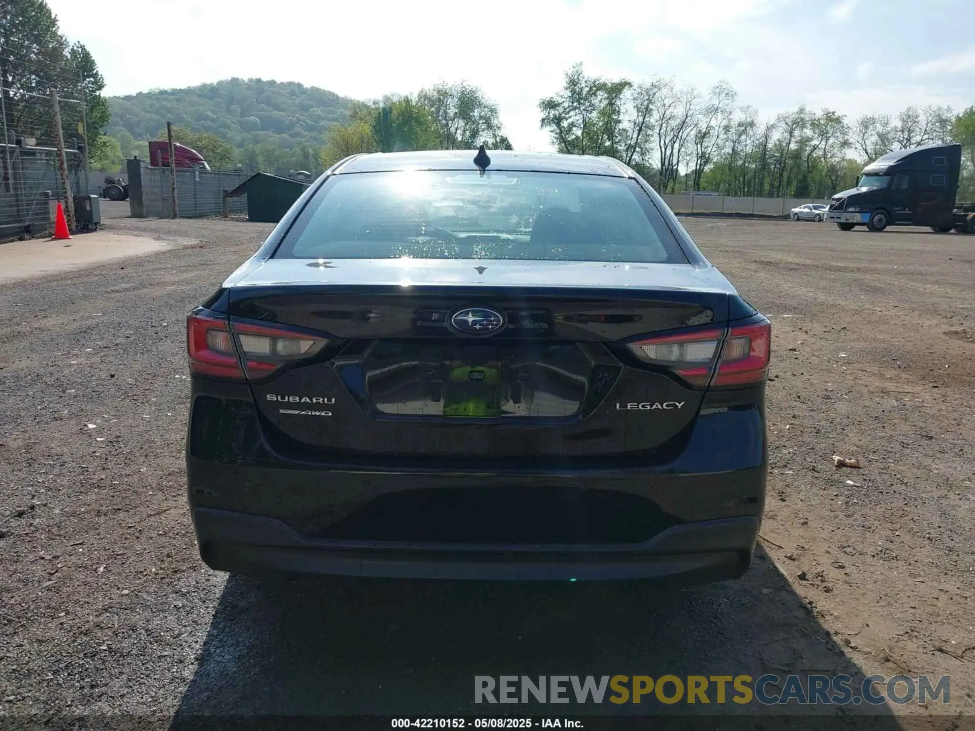 17 Photograph of a damaged car 4S3BWAN63M3002260 SUBARU LEGACY 2021