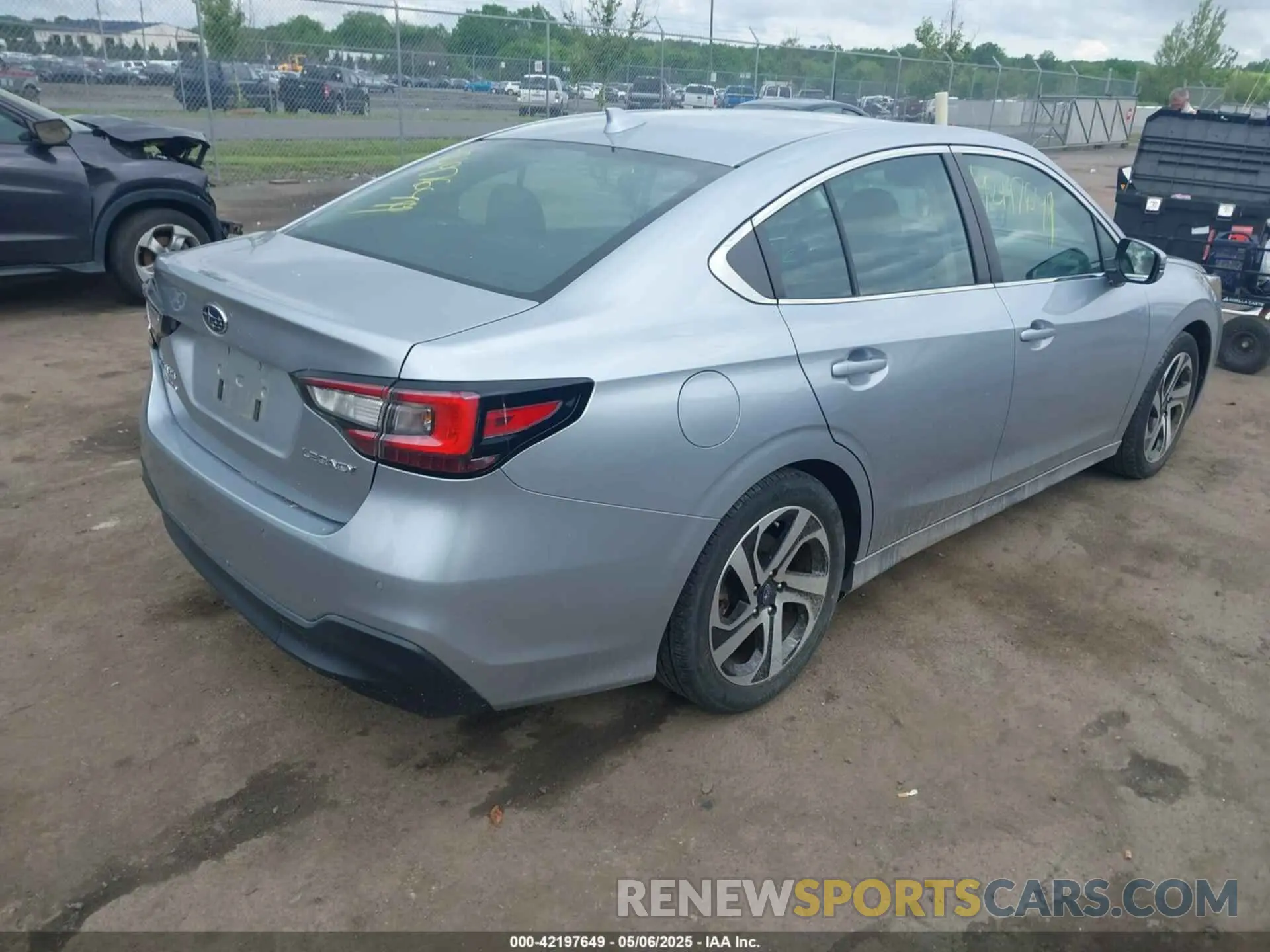 4 Photograph of a damaged car 4S3BWAN66M3005203 SUBARU LEGACY 2021