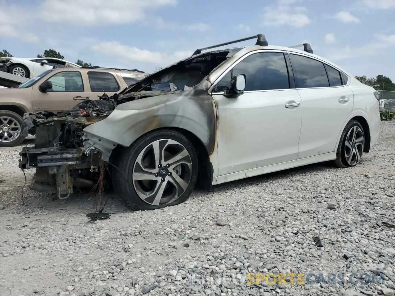 1 Photograph of a damaged car 4S3BWGP67M3012256 SUBARU LEGACY 2021