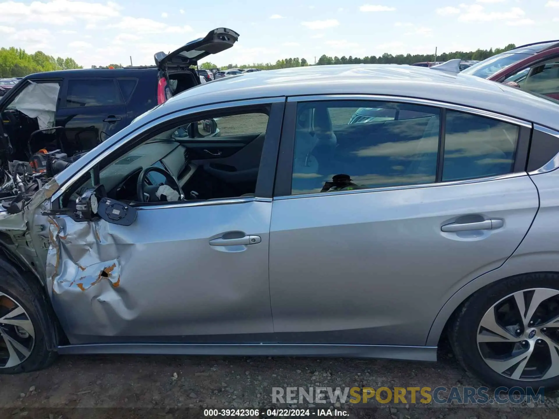 14 Photograph of a damaged car 4S3BWAC66N3012995 SUBARU LEGACY 2022