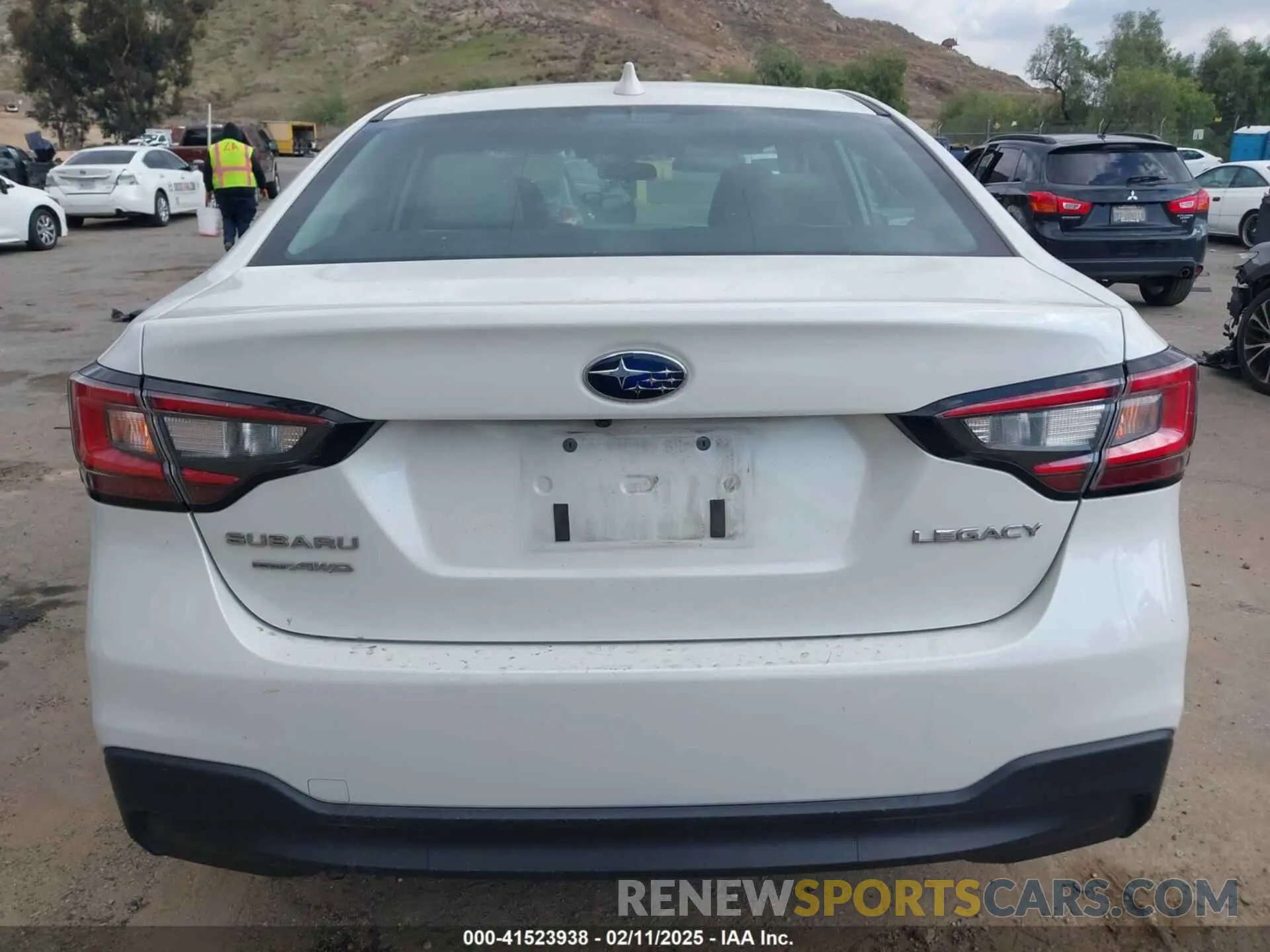 17 Photograph of a damaged car 4S3BWAC66N3017890 SUBARU LEGACY 2022