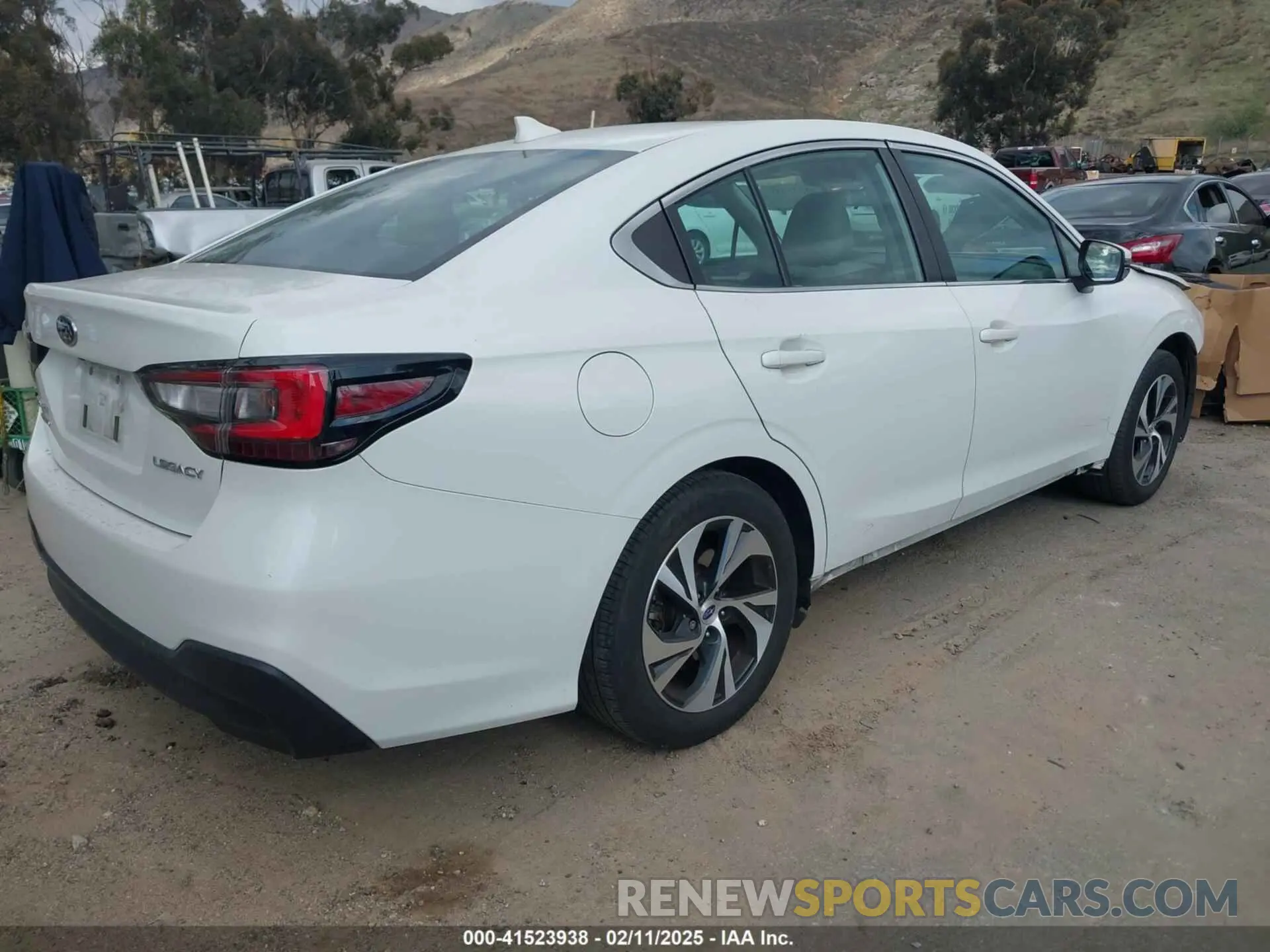 4 Photograph of a damaged car 4S3BWAC66N3017890 SUBARU LEGACY 2022