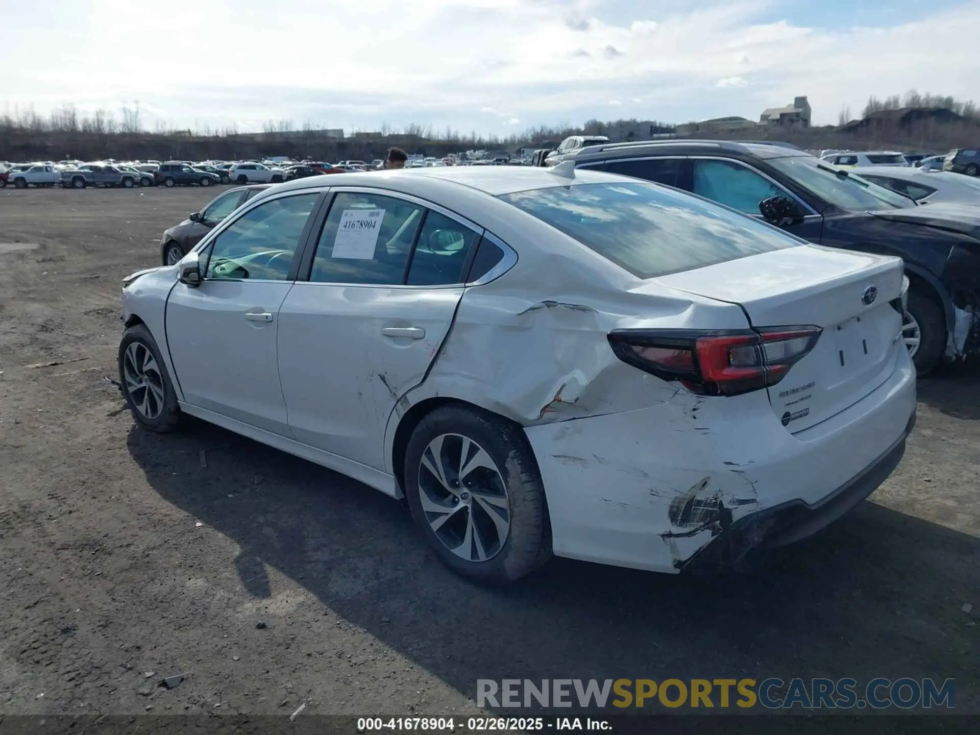 3 Фотография поврежденного автомобиля 4S3BWAD60N3028415 SUBARU LEGACY 2022