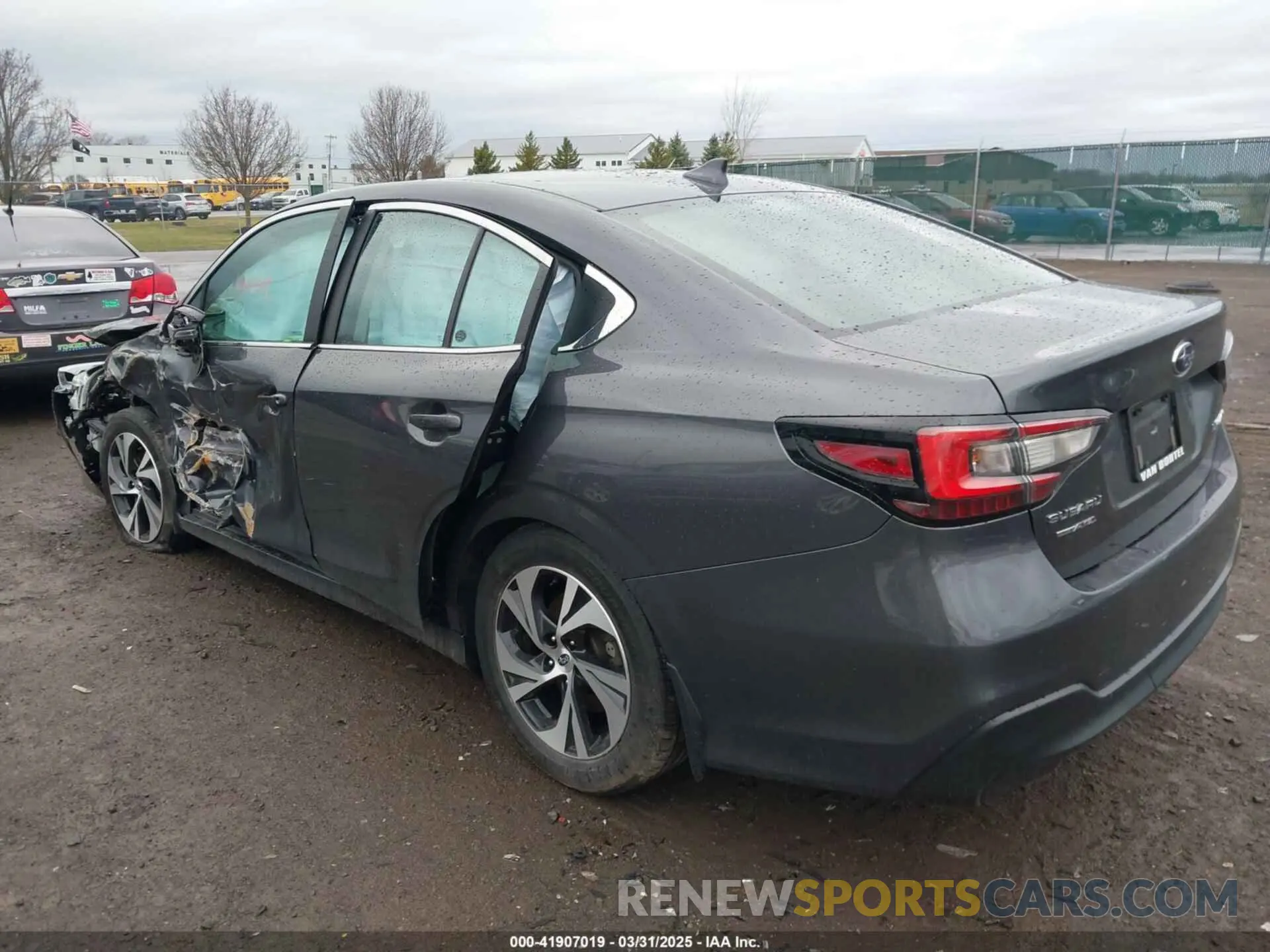 3 Фотография поврежденного автомобиля 4S3BWAD63N3010300 SUBARU LEGACY 2022