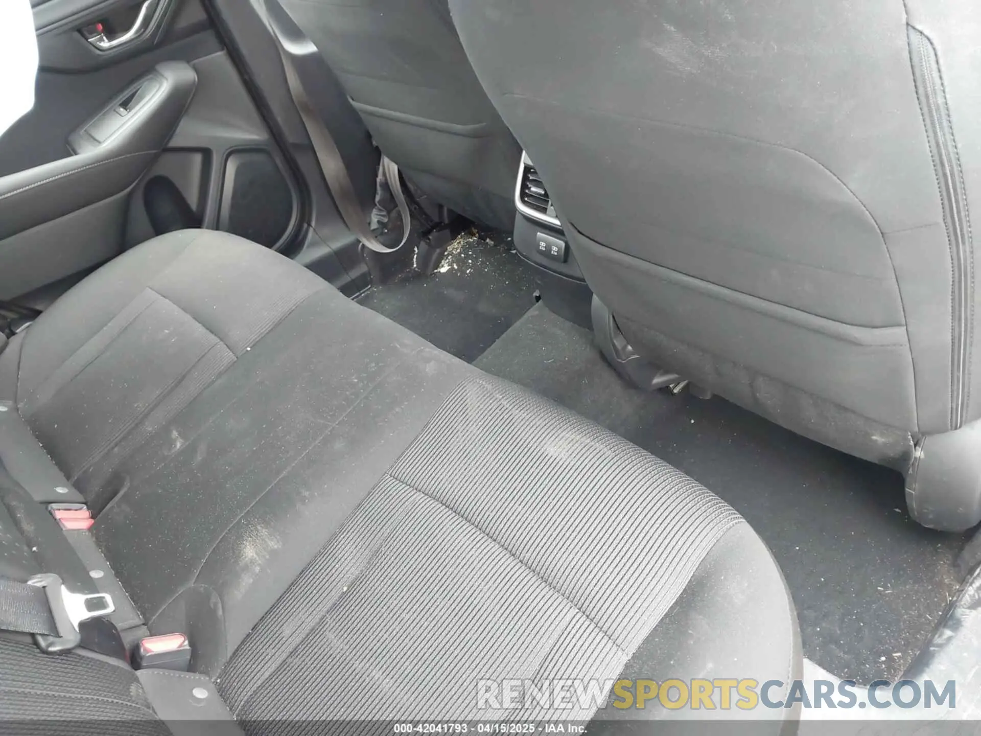8 Photograph of a damaged car 4S3BWAD66N3009058 SUBARU LEGACY 2022