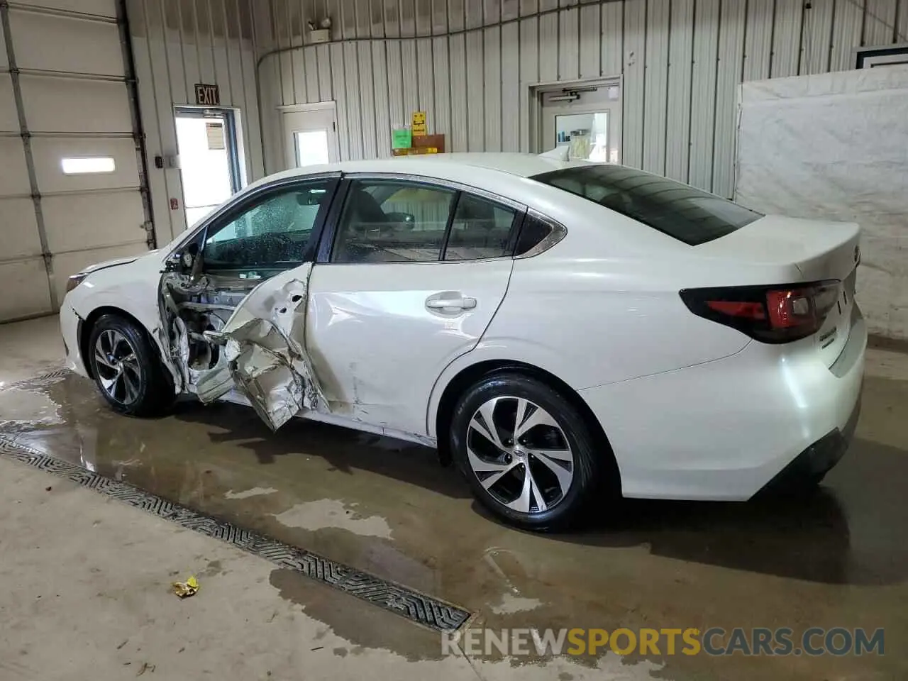 2 Photograph of a damaged car 4S3BWAD67N3012213 SUBARU LEGACY 2022