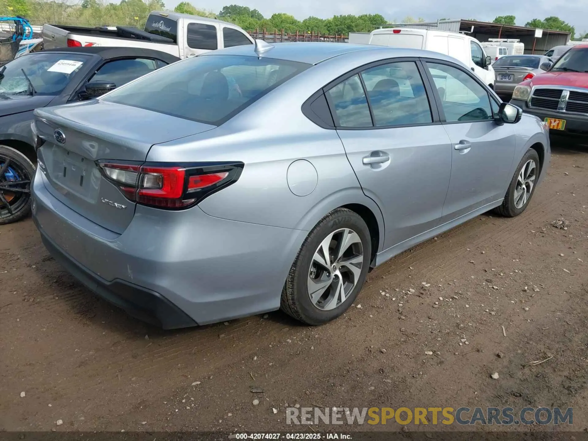 4 Фотография поврежденного автомобиля 4S3BWAF61P3012501 SUBARU LEGACY 2023