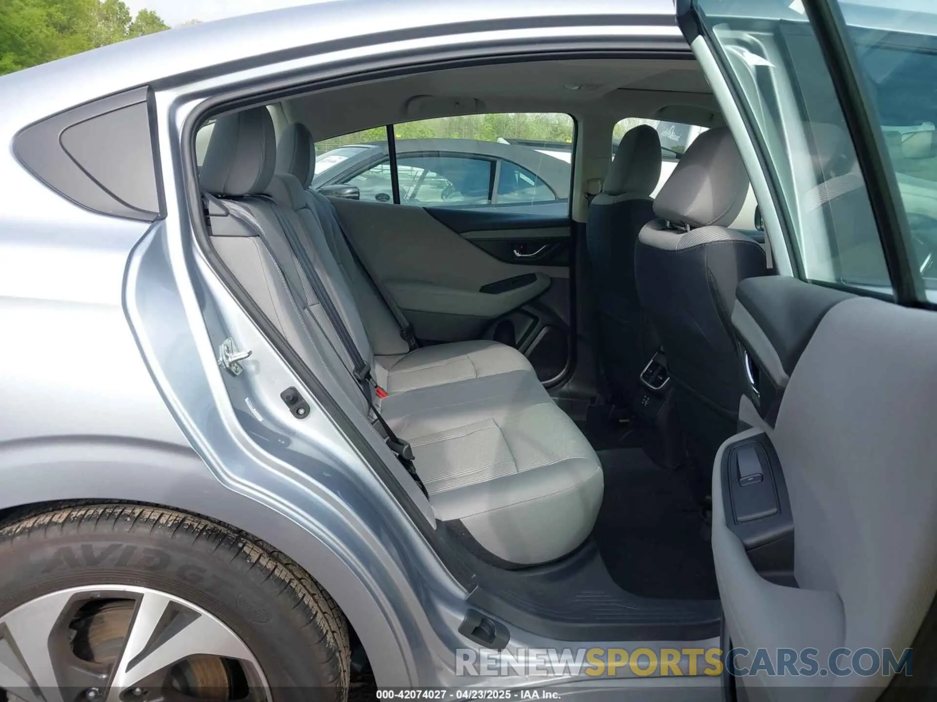 8 Фотография поврежденного автомобиля 4S3BWAF61P3012501 SUBARU LEGACY 2023