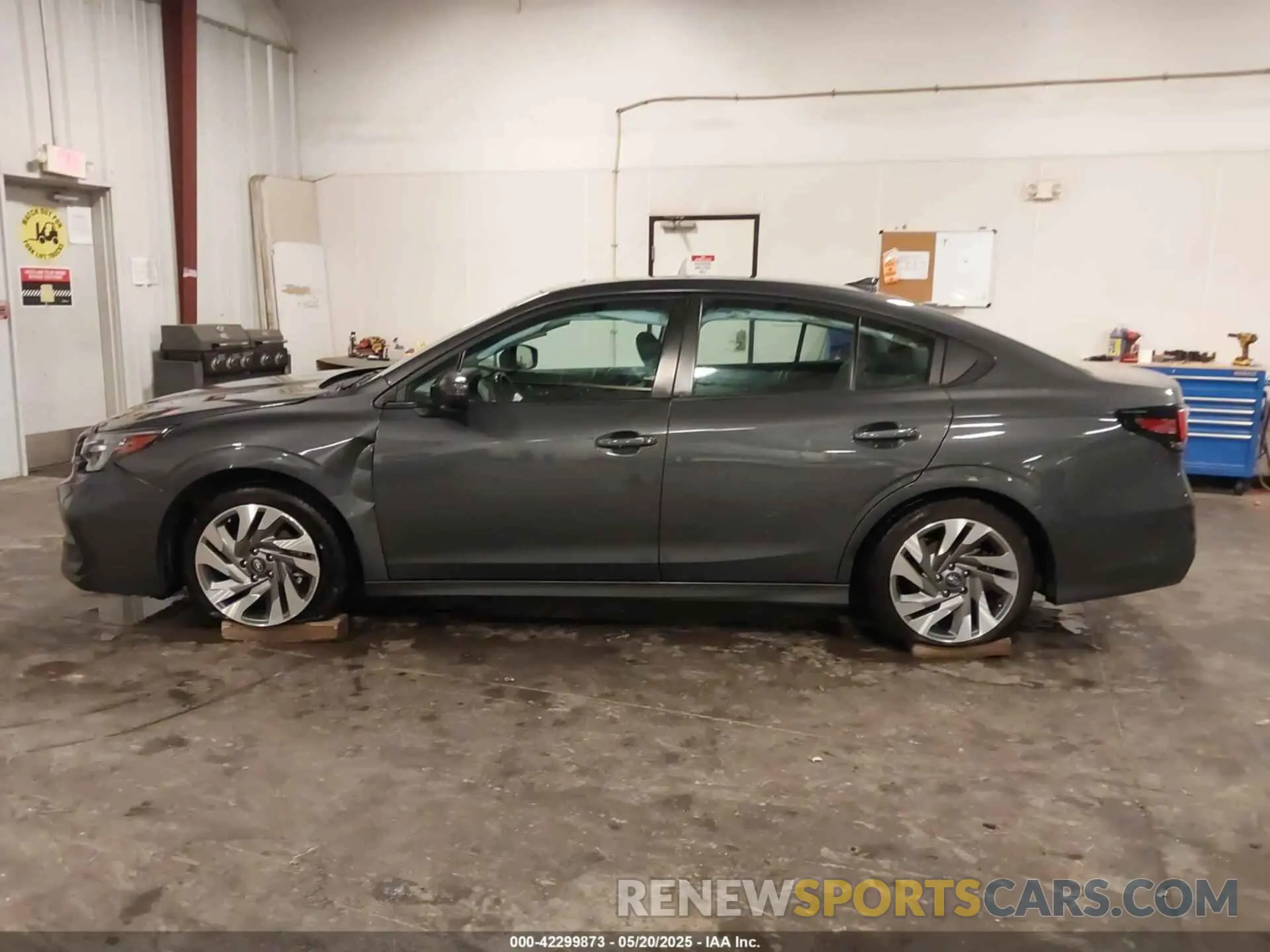 15 Photograph of a damaged car 4S3BWAN61P3014704 SUBARU LEGACY 2023