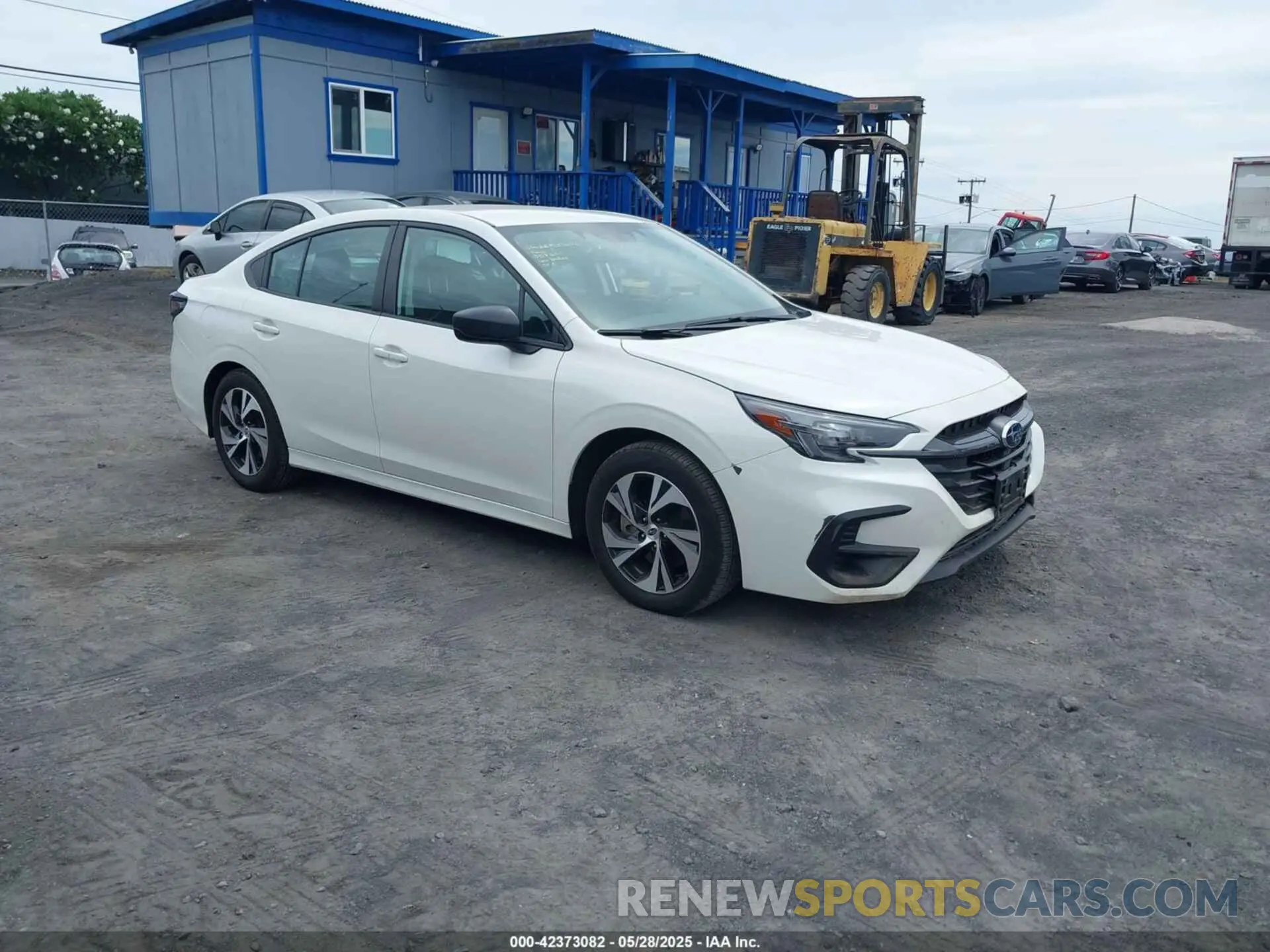 1 Фотография поврежденного автомобиля 4S3BWAB64R3019810 SUBARU LEGACY 2024