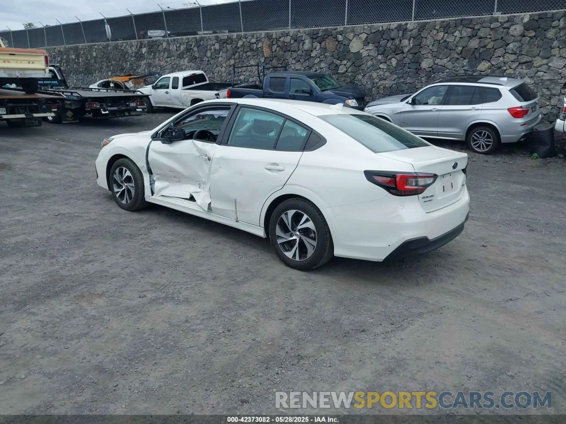 3 Фотография поврежденного автомобиля 4S3BWAB64R3019810 SUBARU LEGACY 2024
