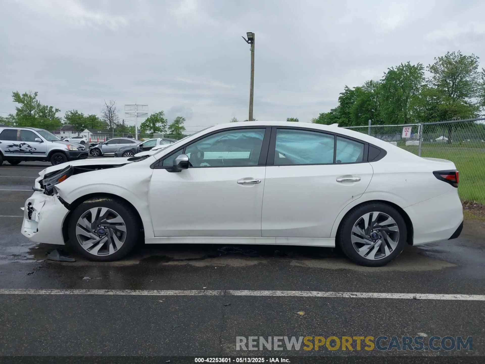 14 Фотография поврежденного автомобиля 4S3BWGP69R3028482 SUBARU LEGACY 2024