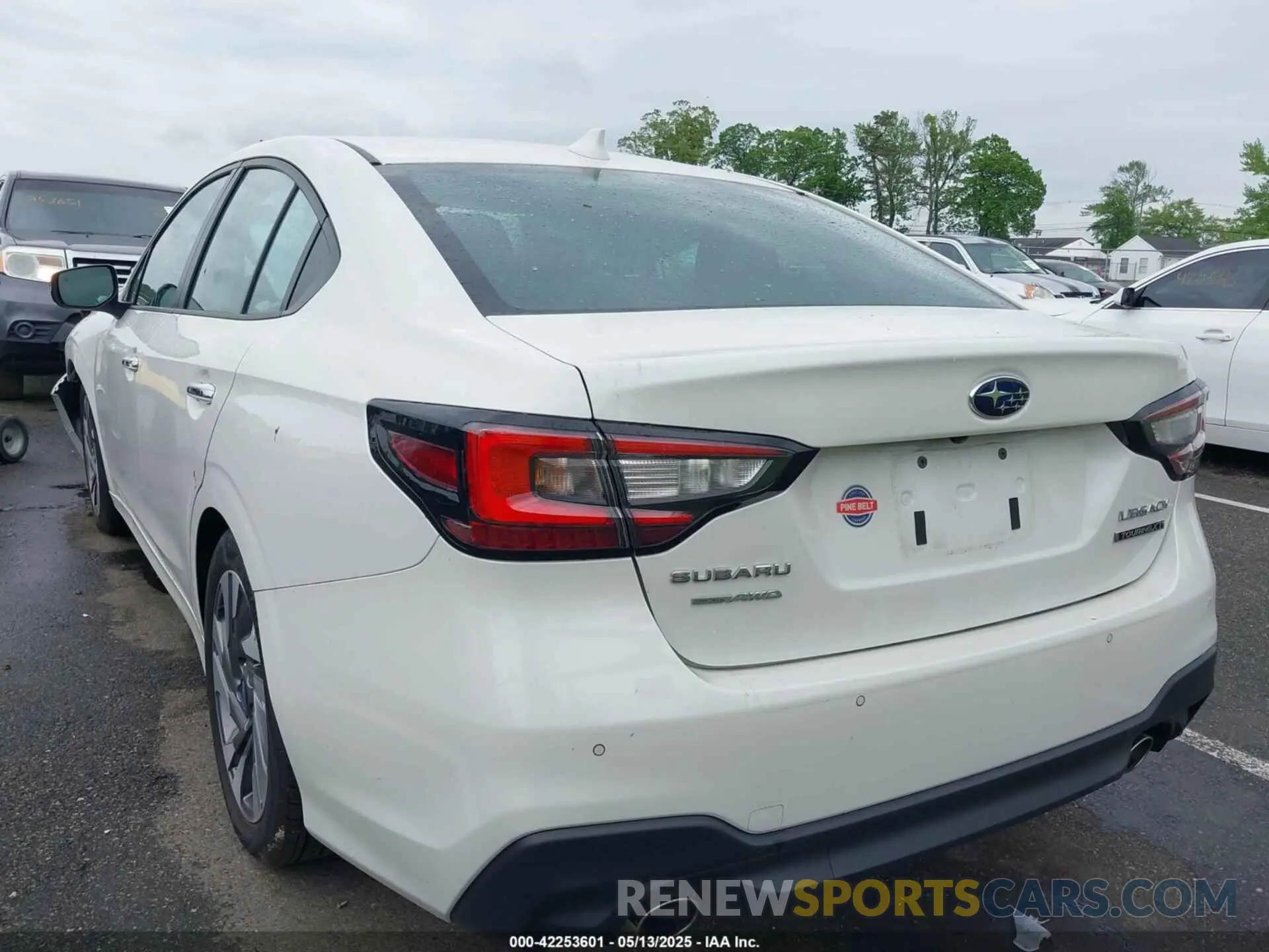 3 Фотография поврежденного автомобиля 4S3BWGP69R3028482 SUBARU LEGACY 2024