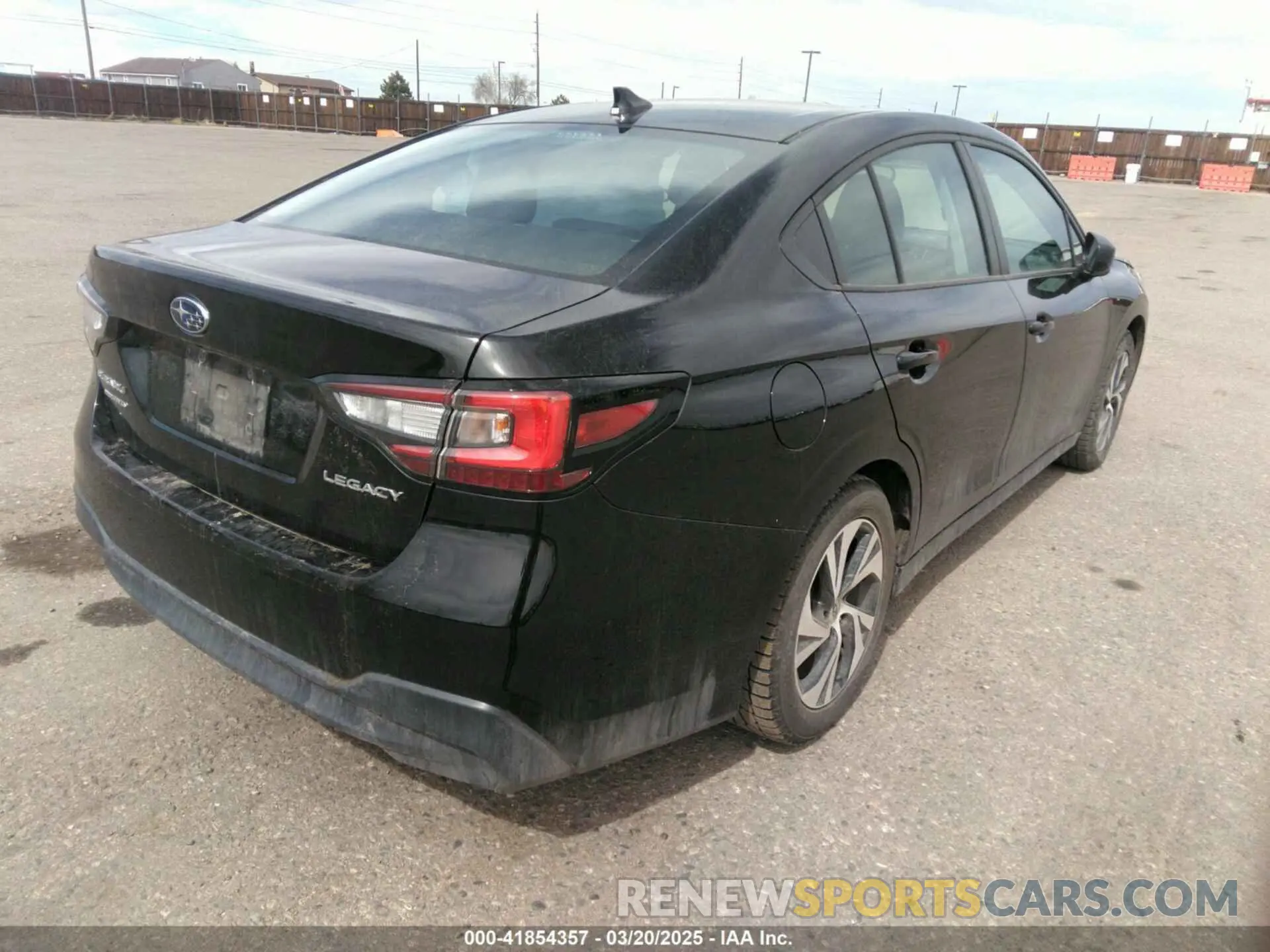 4 Фотография поврежденного автомобиля 4S3BWAB60S3004002 SUBARU LEGACY 2025