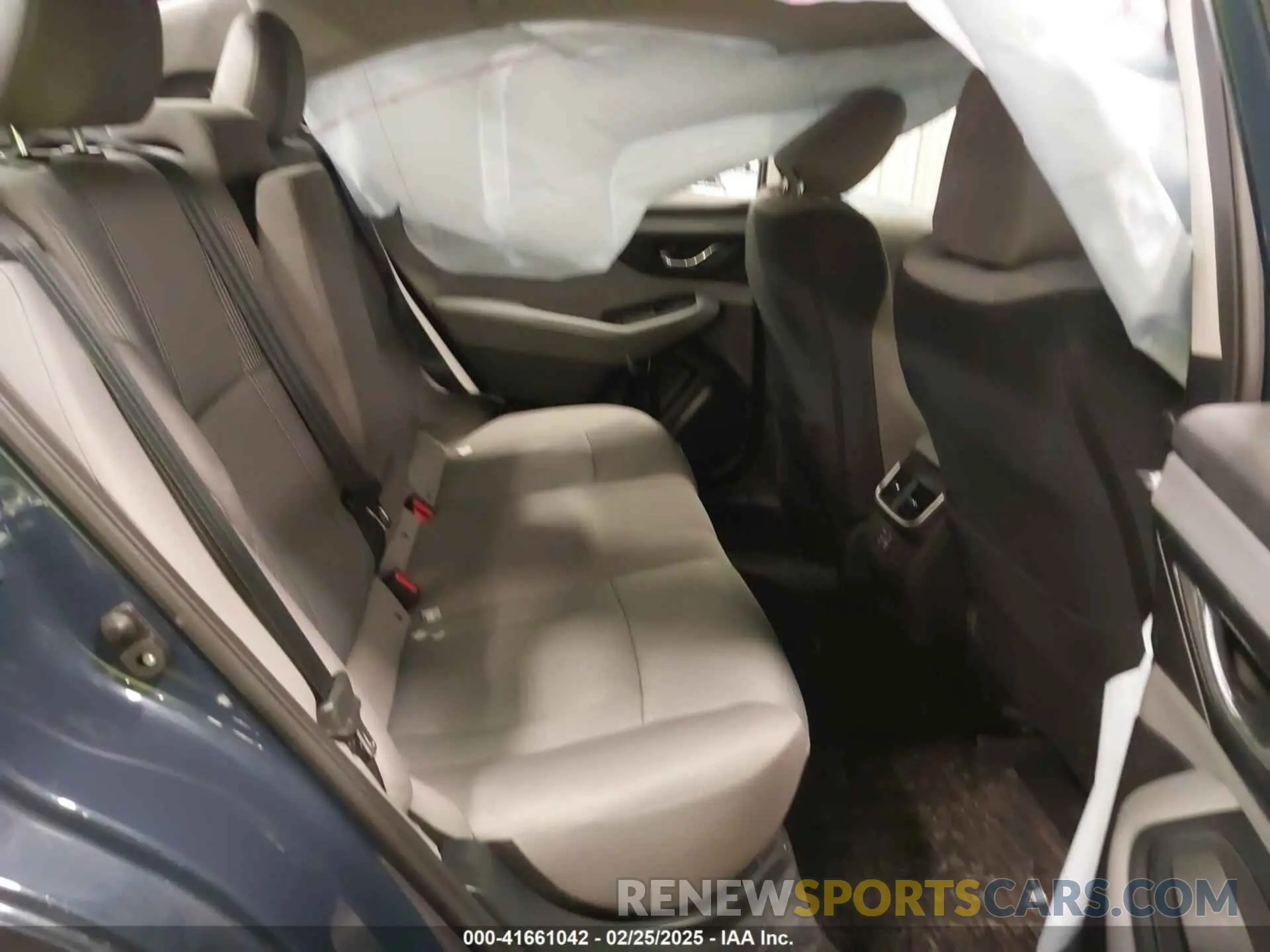 8 Фотография поврежденного автомобиля 4S3BWAC60S3004936 SUBARU LEGACY 2025