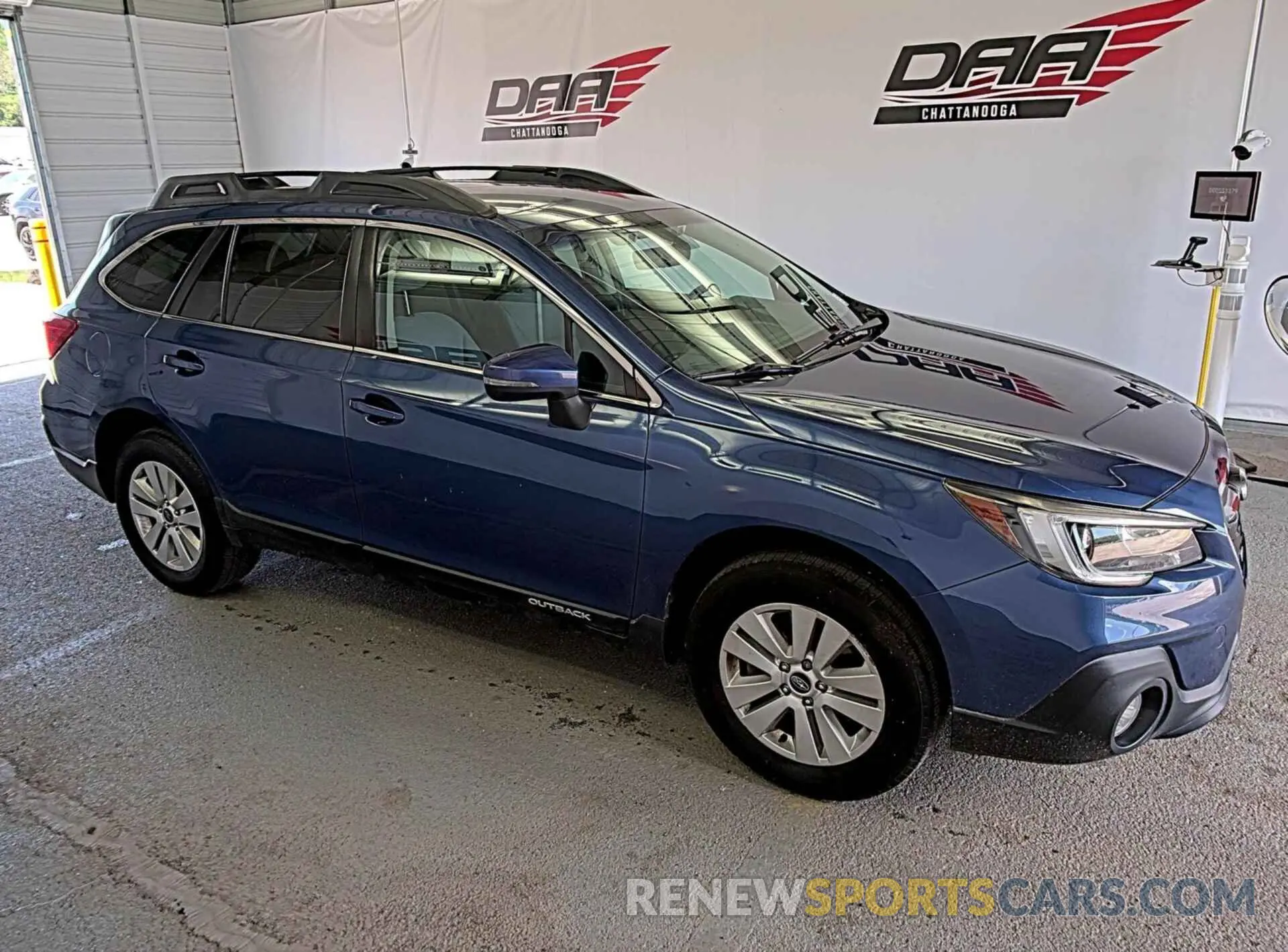 8 Photograph of a damaged car 4S4BSAFC0K3252466 SUBARU OUTBACK 2019