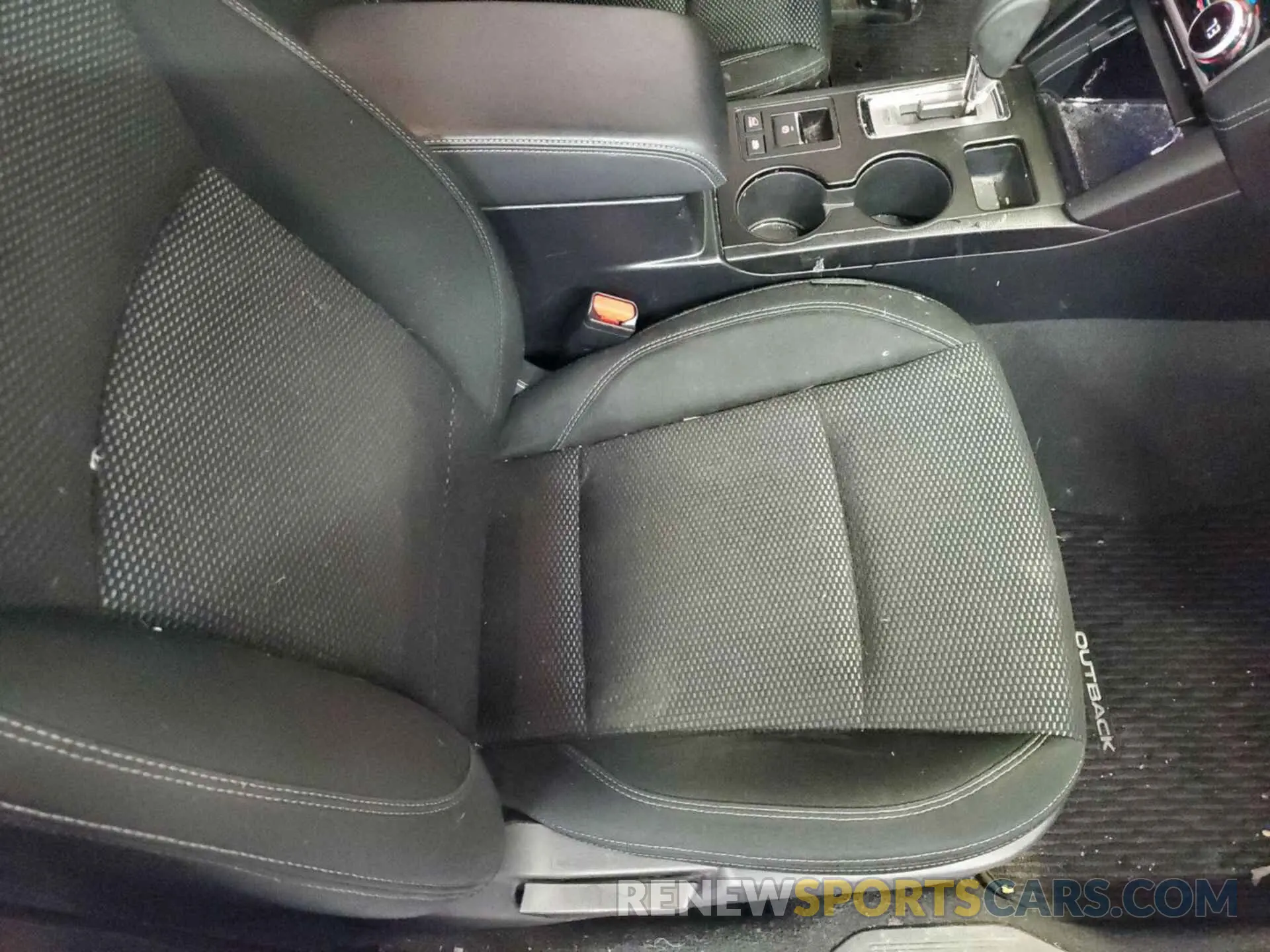 29 Photograph of a damaged car 4S4BSAFC3K3323014 SUBARU OUTBACK 2019