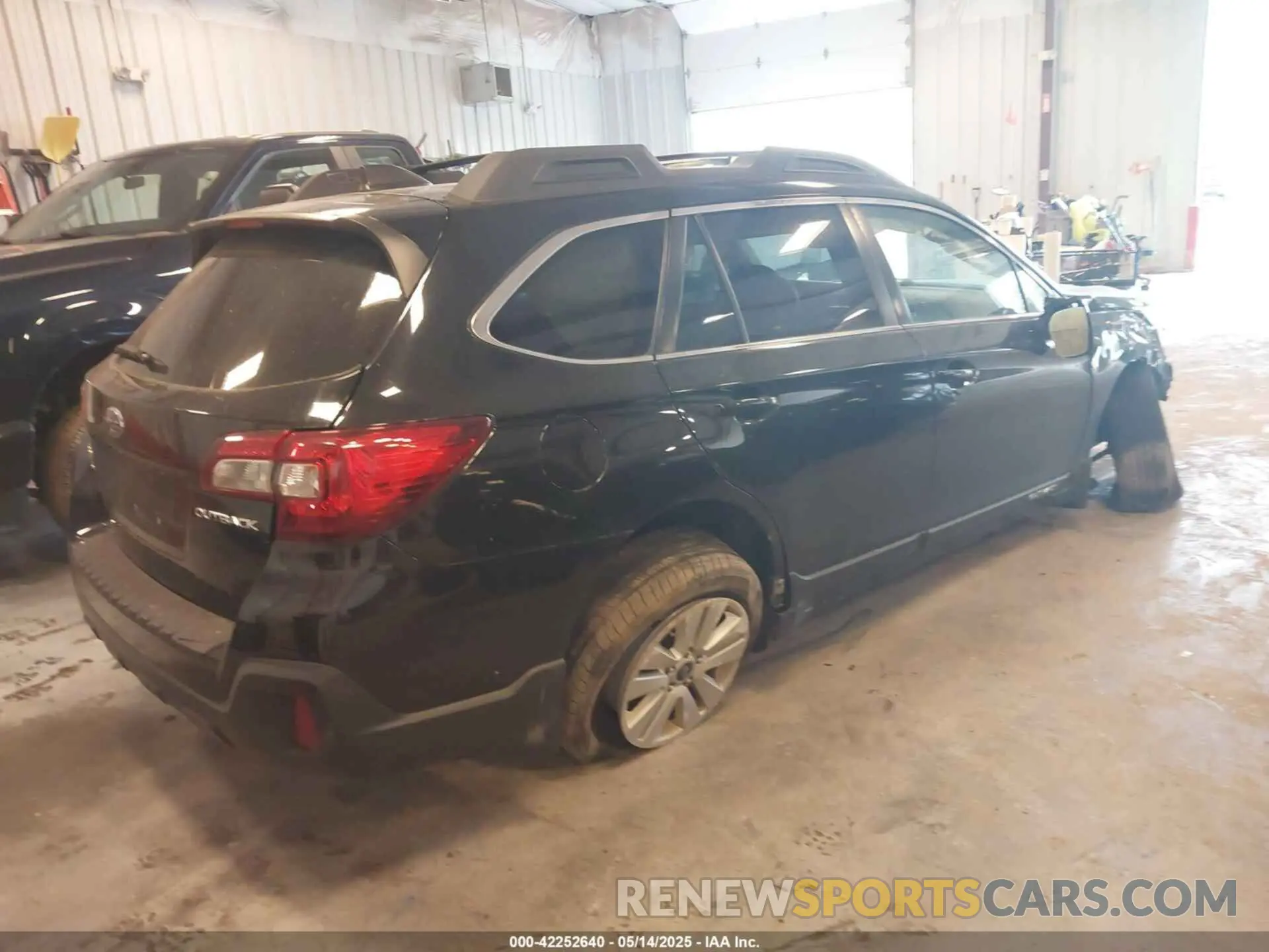 4 Photograph of a damaged car 4S4BSAFC4K3217719 SUBARU OUTBACK 2019