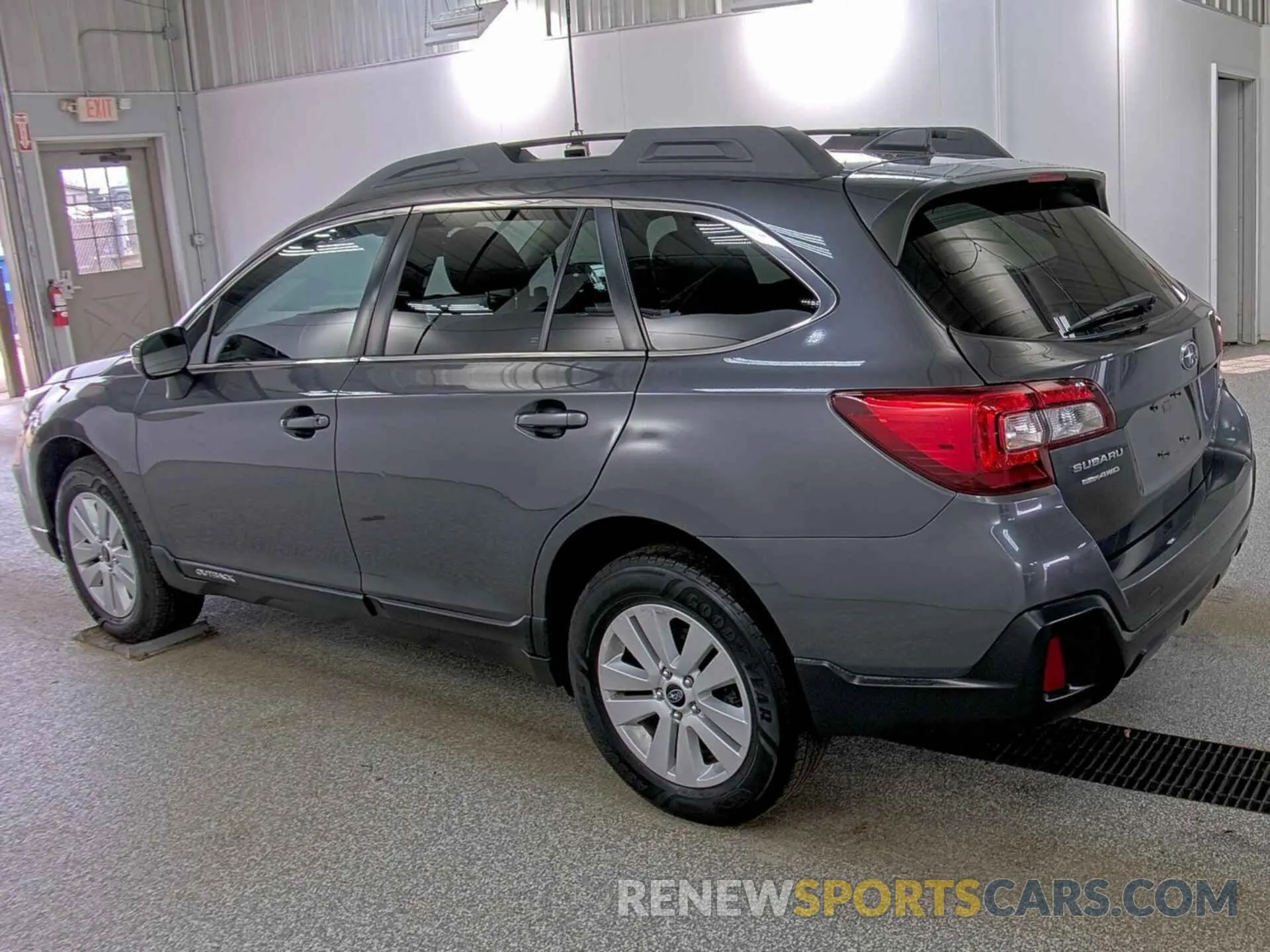 18 Photograph of a damaged car 4S4BSAFC4K3322793 SUBARU OUTBACK 2019
