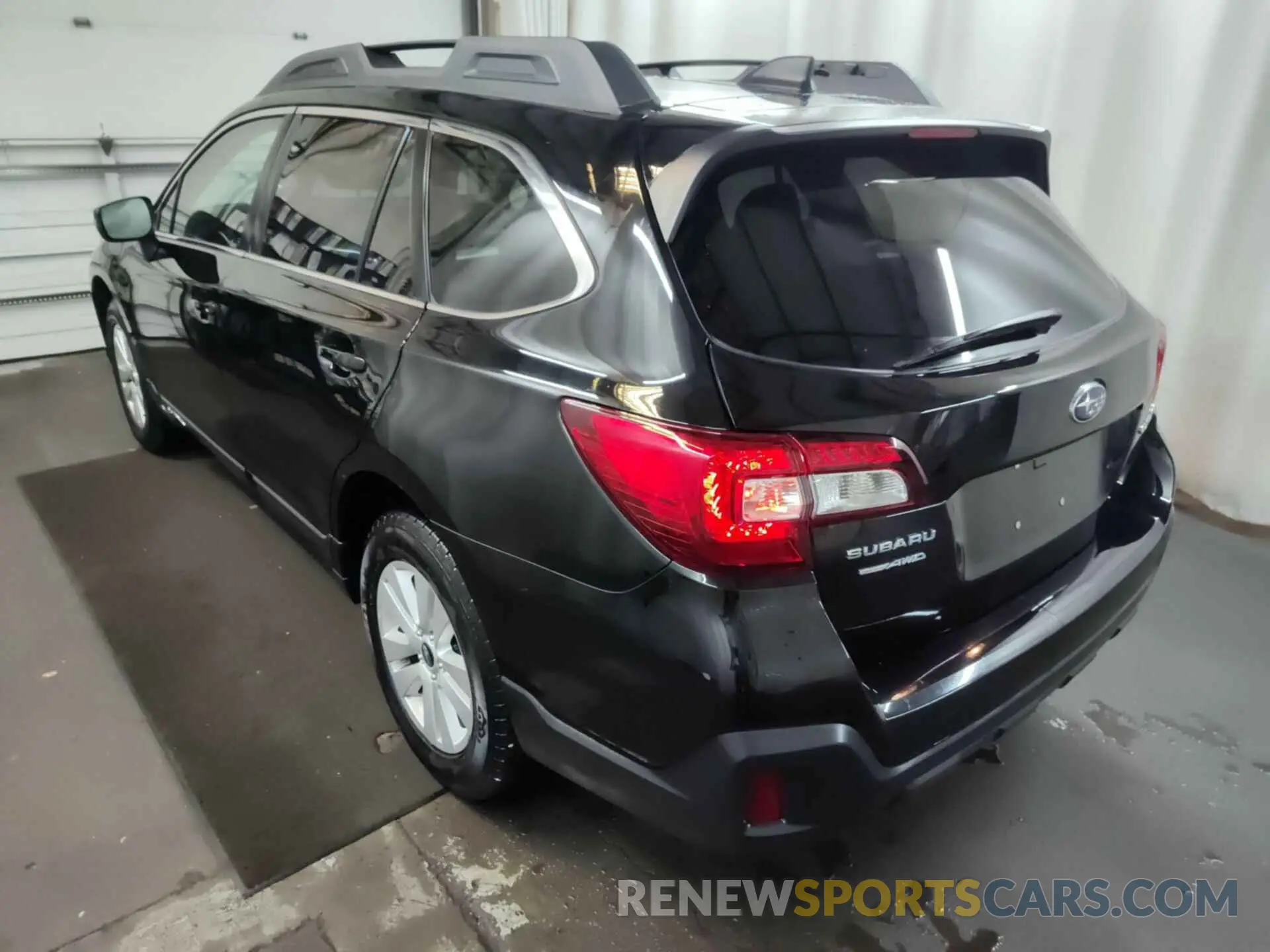5 Photograph of a damaged car 4S4BSAFC5K3310197 SUBARU OUTBACK 2019