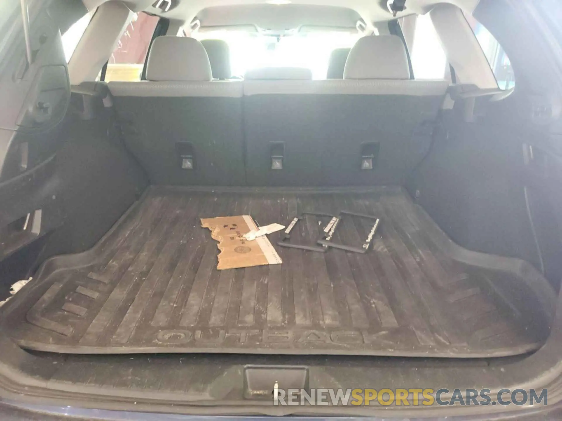 17 Photograph of a damaged car 4S4BSAFC5K3317943 SUBARU OUTBACK 2019