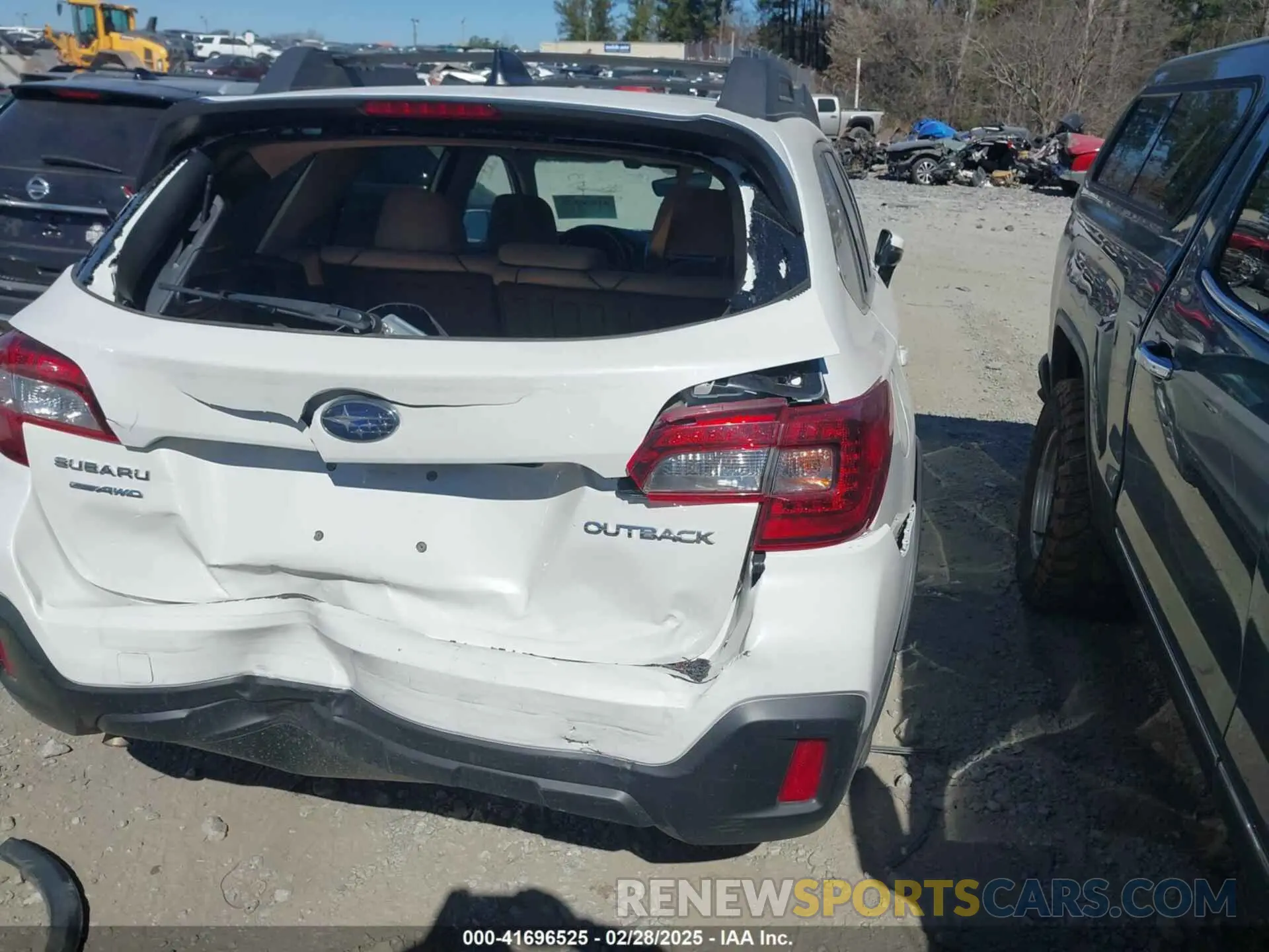 4 Photograph of a damaged car 4S4BSAFC5K3366320 SUBARU OUTBACK 2019
