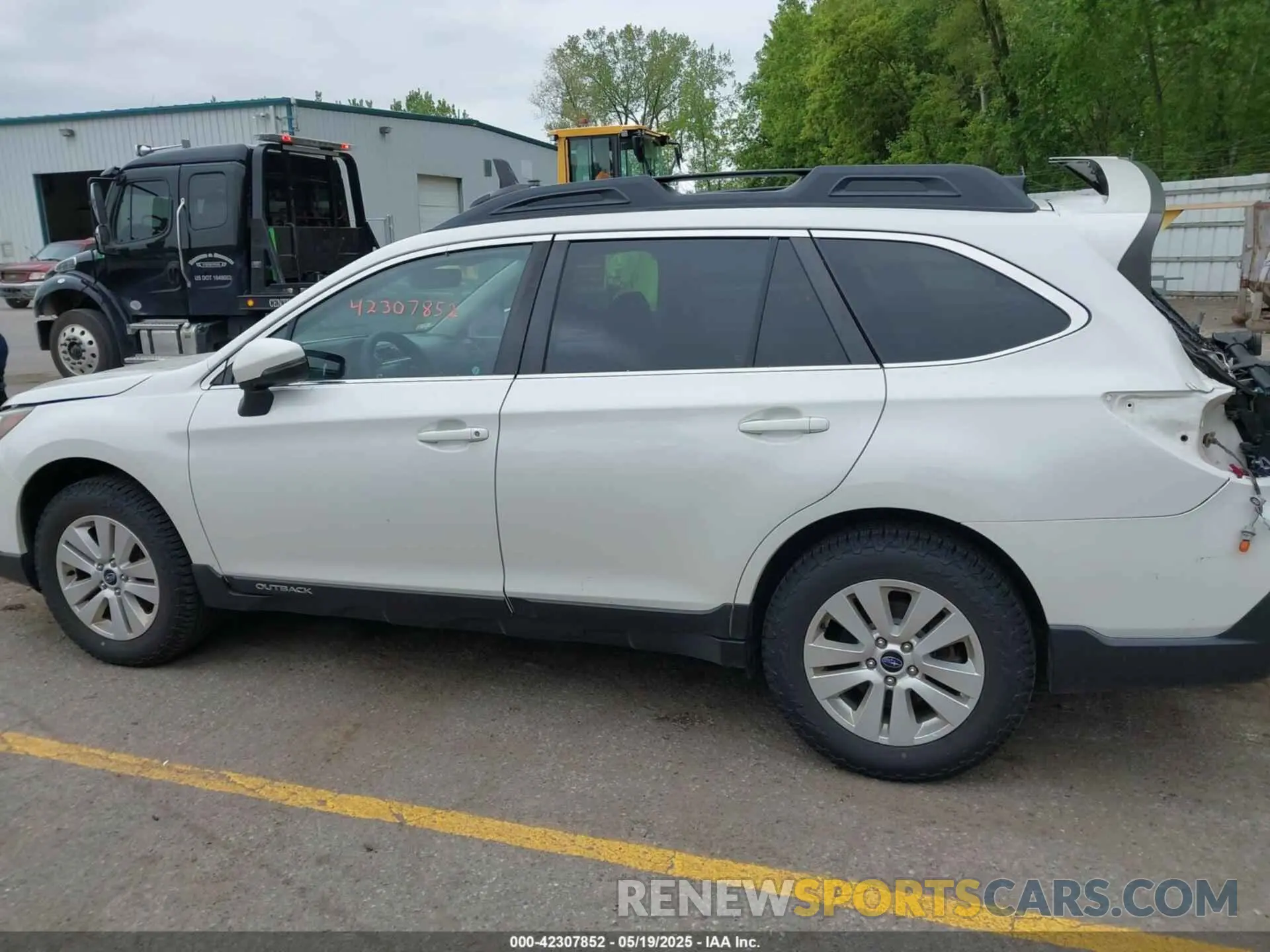 14 Photograph of a damaged car 4S4BSAFC9K3342411 SUBARU OUTBACK 2019