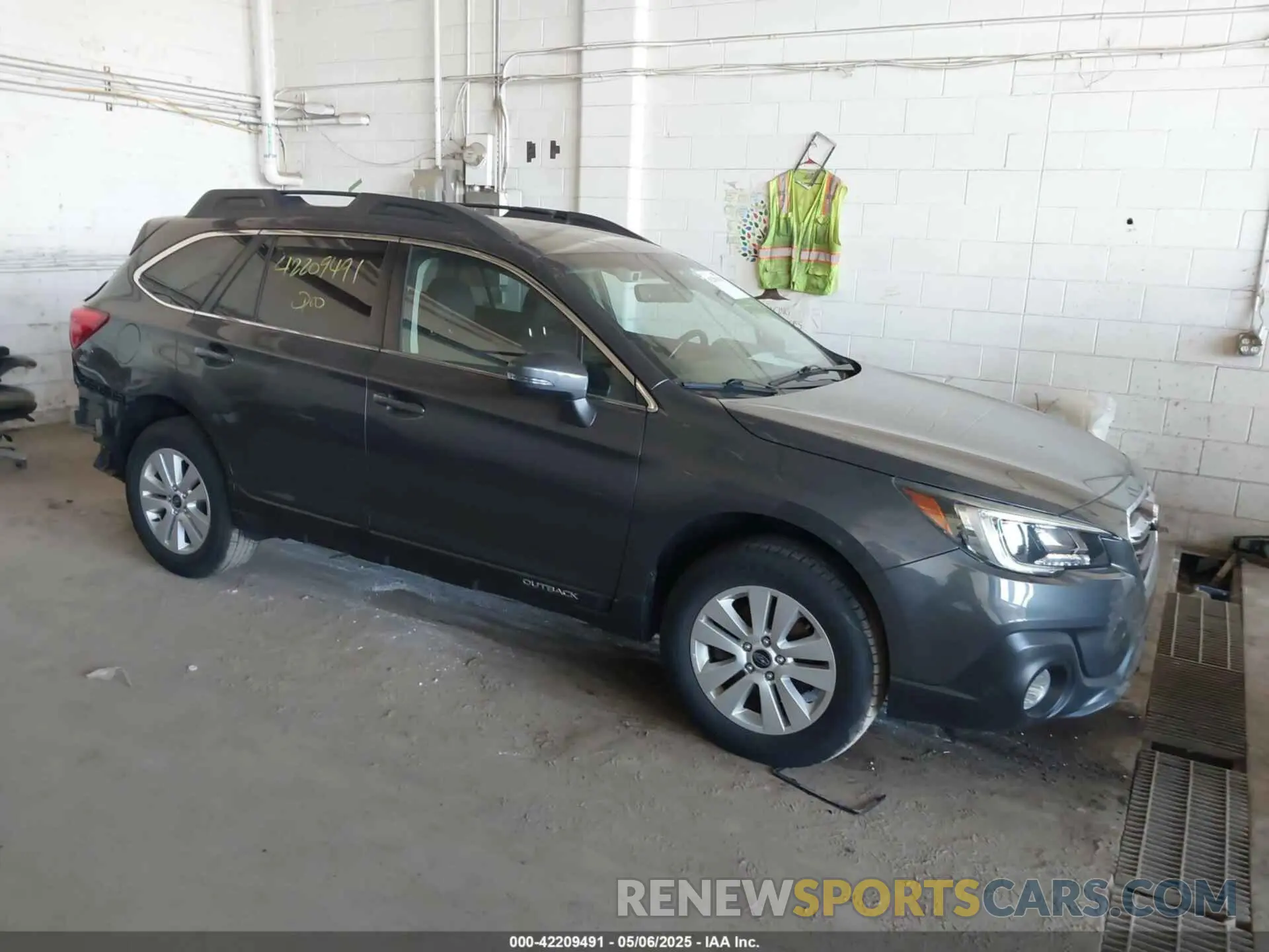 1 Photograph of a damaged car 4S4BSAHC0K3259348 SUBARU OUTBACK 2019
