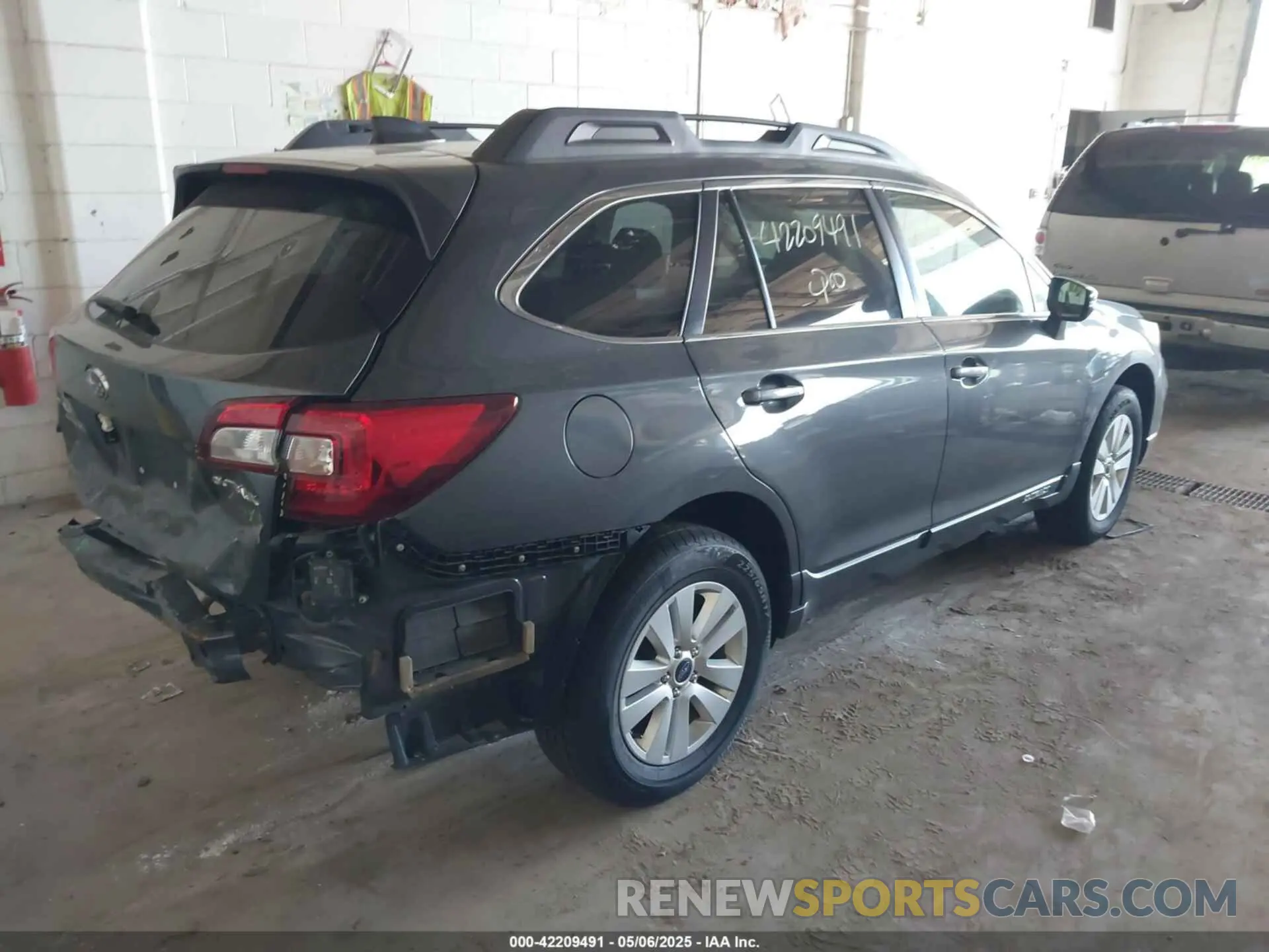 4 Photograph of a damaged car 4S4BSAHC0K3259348 SUBARU OUTBACK 2019
