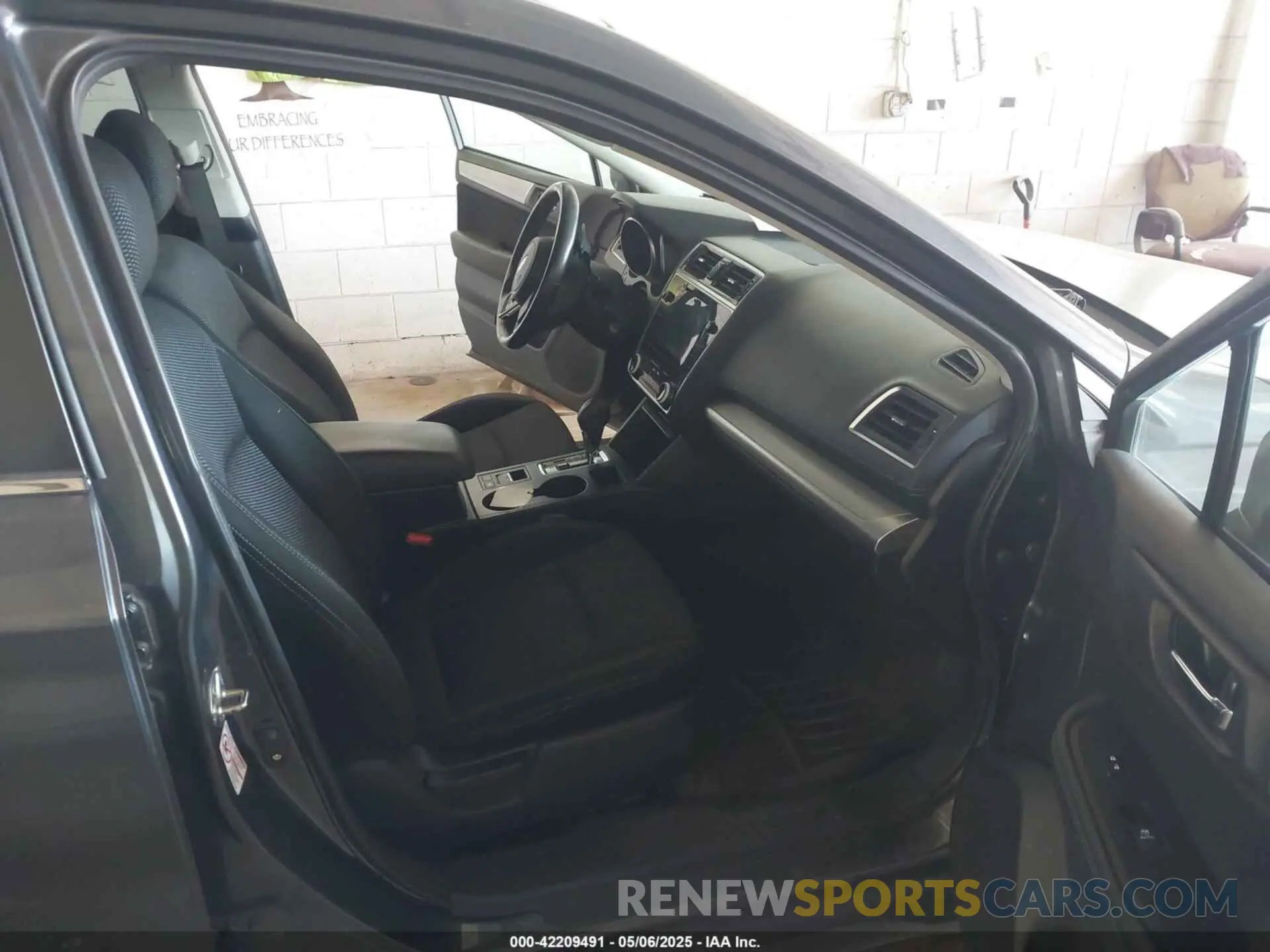 5 Photograph of a damaged car 4S4BSAHC0K3259348 SUBARU OUTBACK 2019