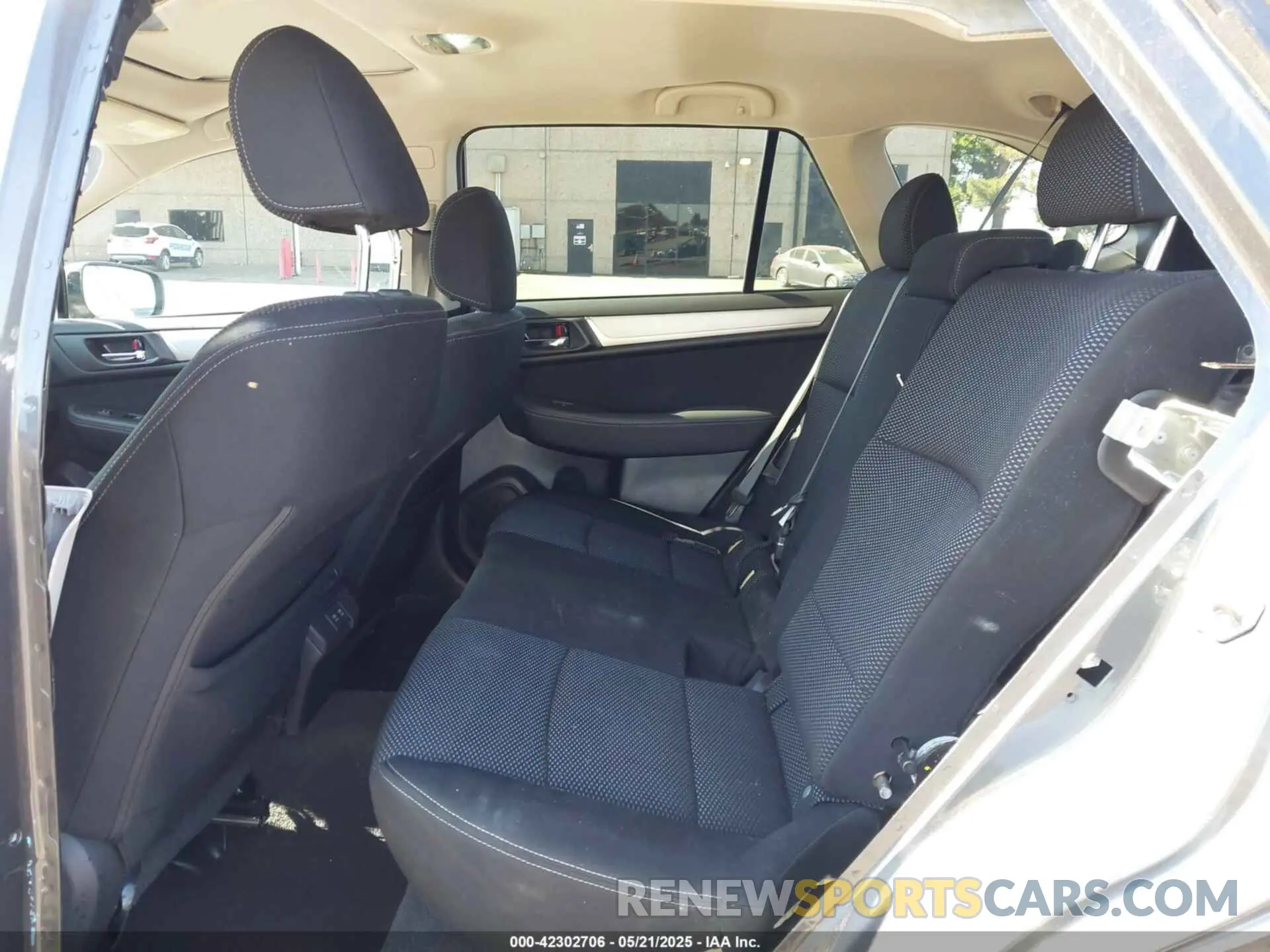 8 Photograph of a damaged car 4S4BSAHC2K3273073 SUBARU OUTBACK 2019