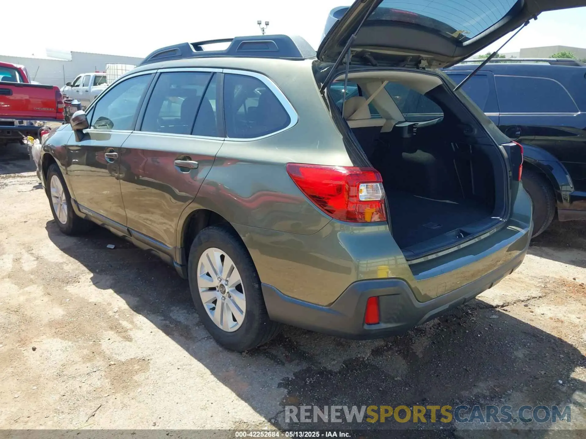 3 Photograph of a damaged car 4S4BSAHC8K3319392 SUBARU OUTBACK 2019