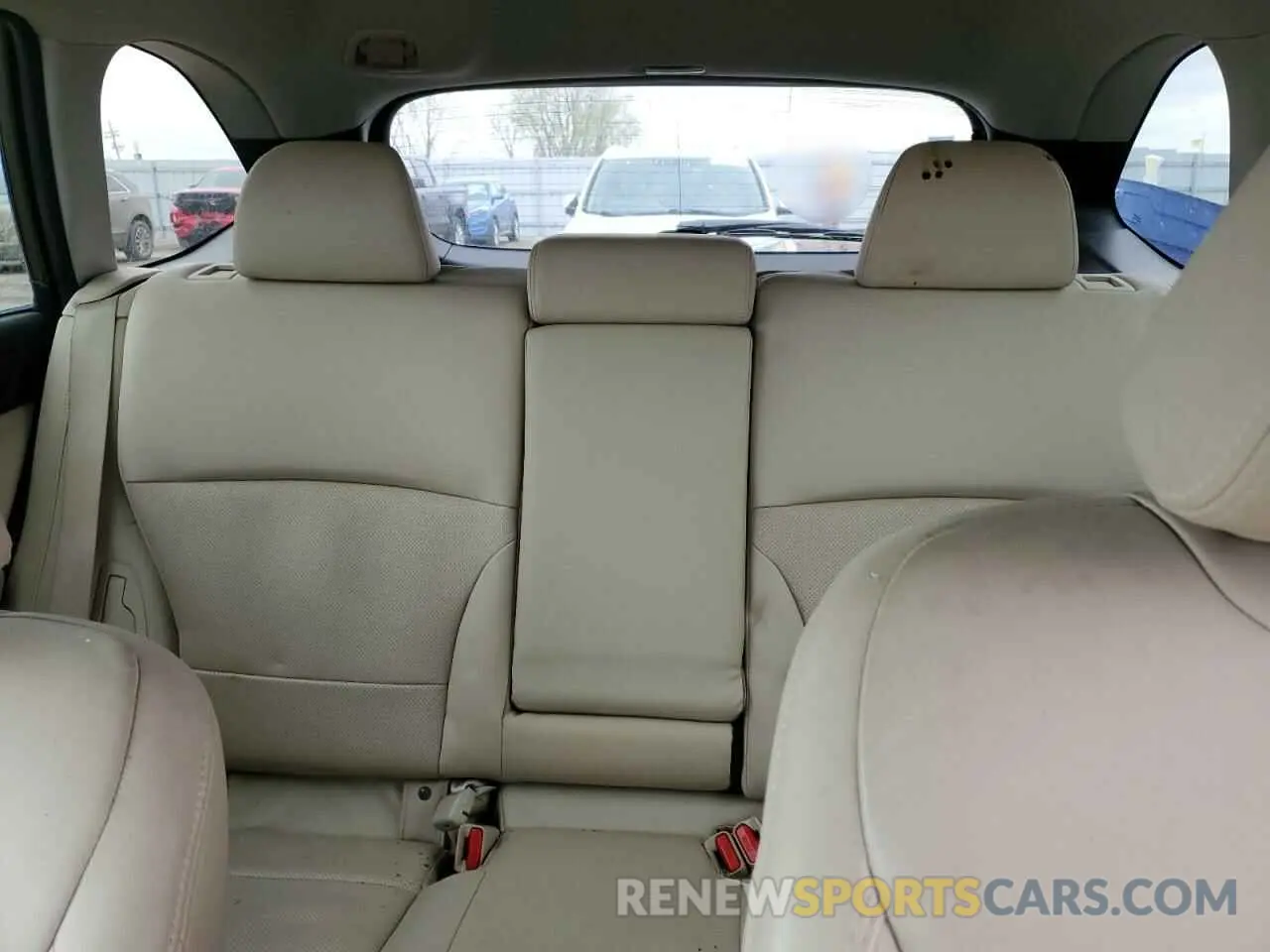 10 Photograph of a damaged car 4S4BSANC1K3240313 SUBARU OUTBACK 2019