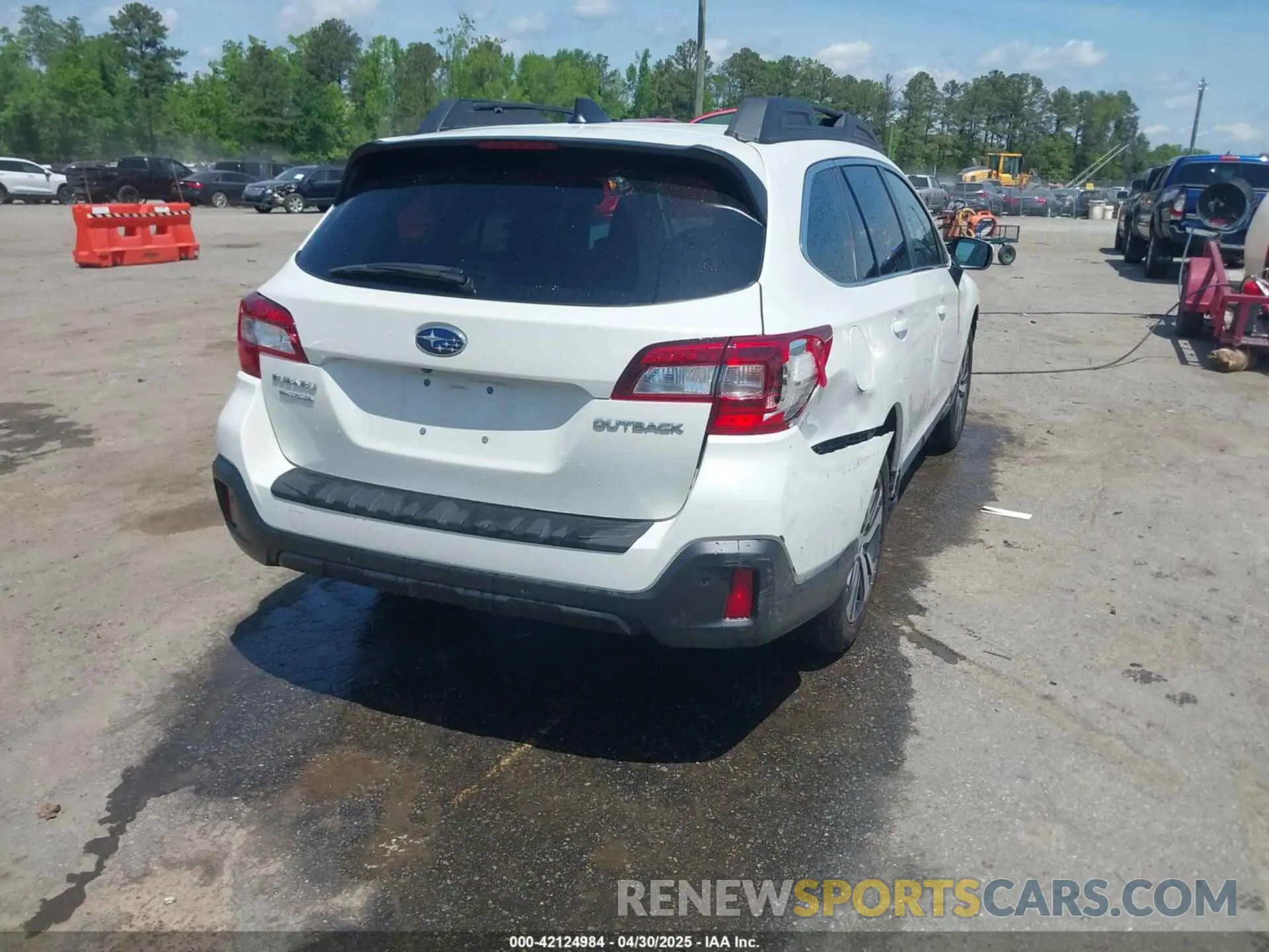 4 Photograph of a damaged car 4S4BSANC7K3335653 SUBARU OUTBACK 2019