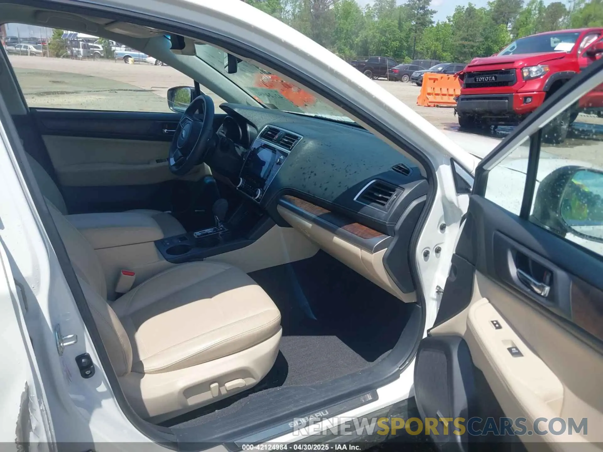 5 Photograph of a damaged car 4S4BSANC7K3335653 SUBARU OUTBACK 2019