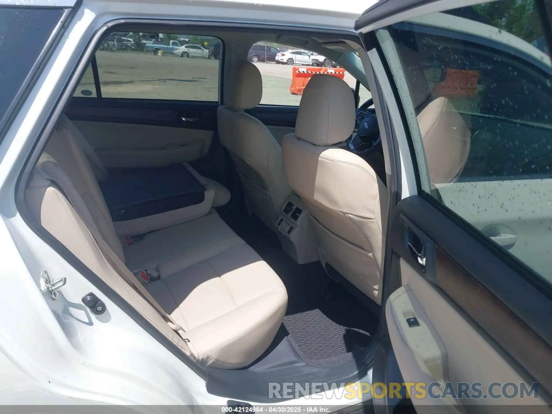 8 Photograph of a damaged car 4S4BSANC7K3335653 SUBARU OUTBACK 2019