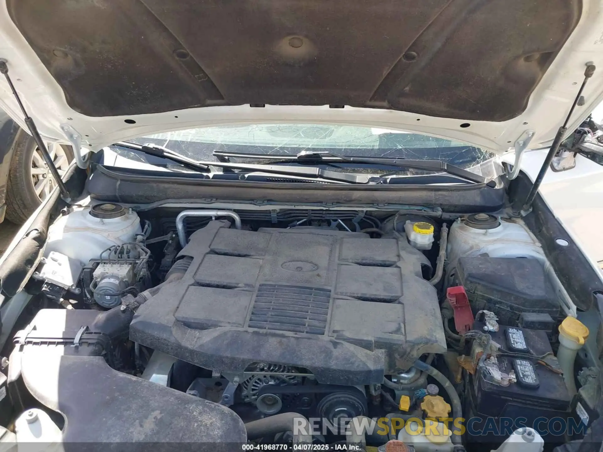10 Photograph of a damaged car 4S4BSETC9K3302020 SUBARU OUTBACK 2019