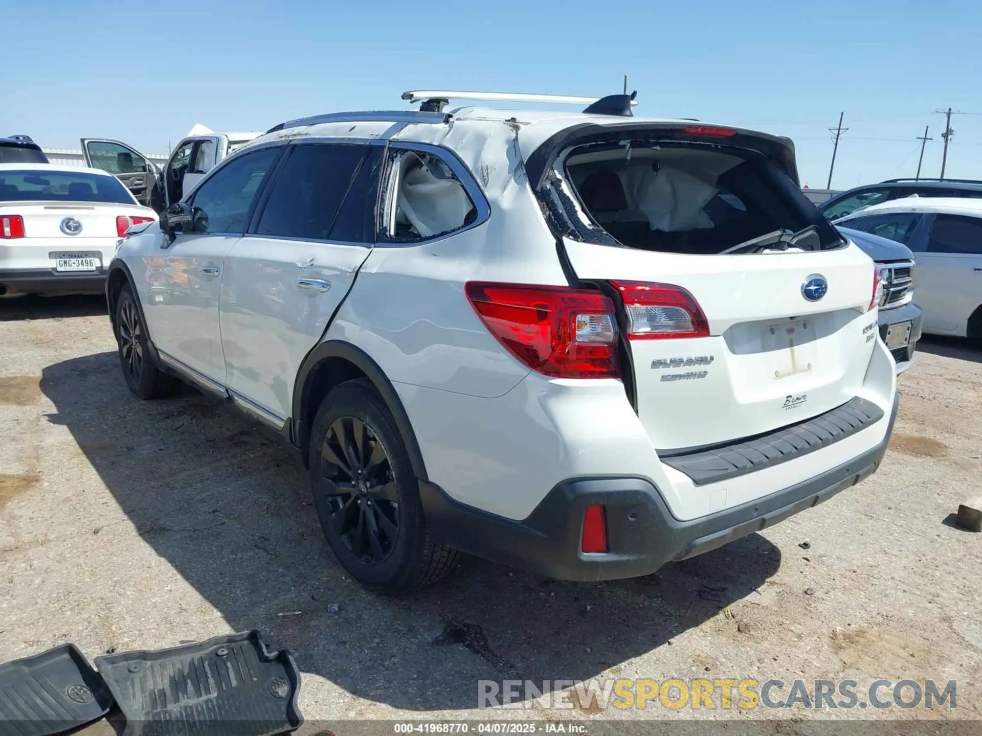 3 Photograph of a damaged car 4S4BSETC9K3302020 SUBARU OUTBACK 2019