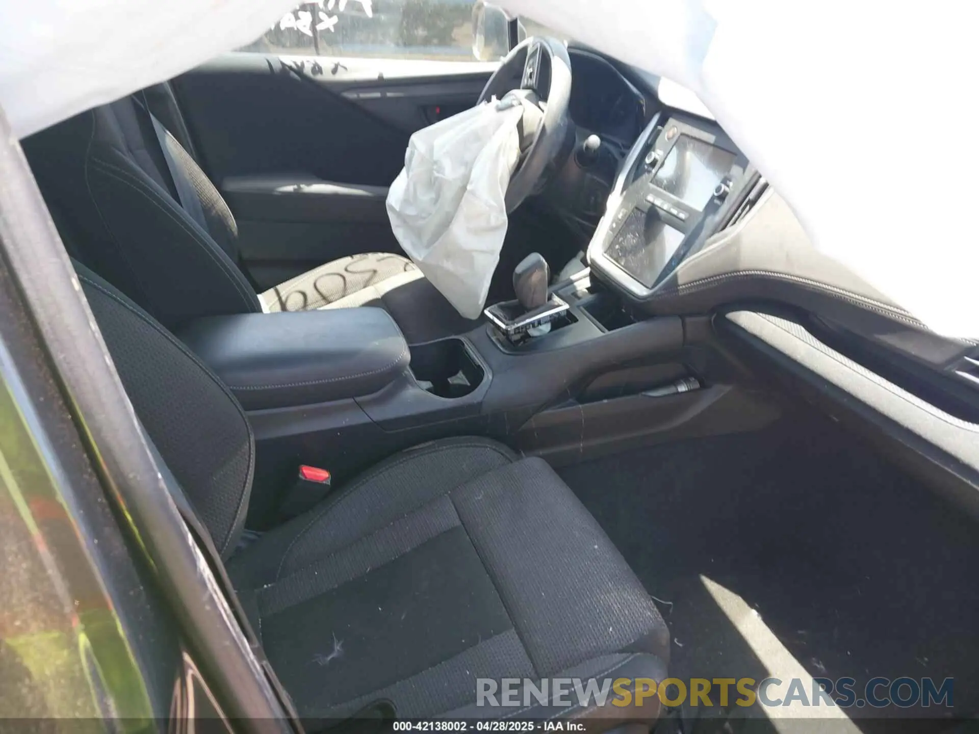 5 Photograph of a damaged car 4S4BTAAC2L3143528 SUBARU OUTBACK 2020