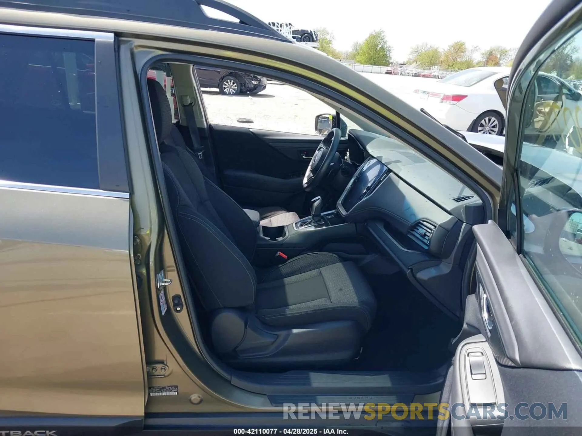 5 Photograph of a damaged car 4S4BTAEC6L3203661 SUBARU OUTBACK 2020