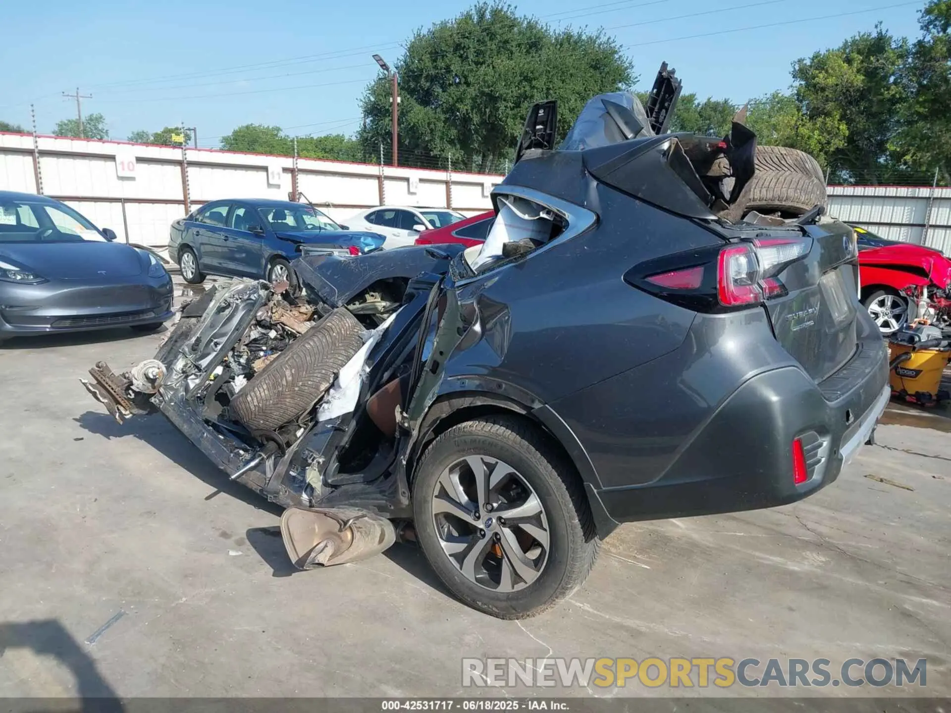 14 Photograph of a damaged car 4S4BTAPC7L3128045 SUBARU OUTBACK 2020