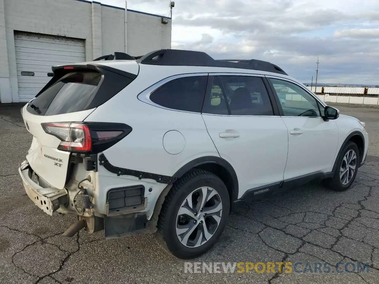 3 Photograph of a damaged car 4S4BTGND0L3127561 SUBARU OUTBACK 2020