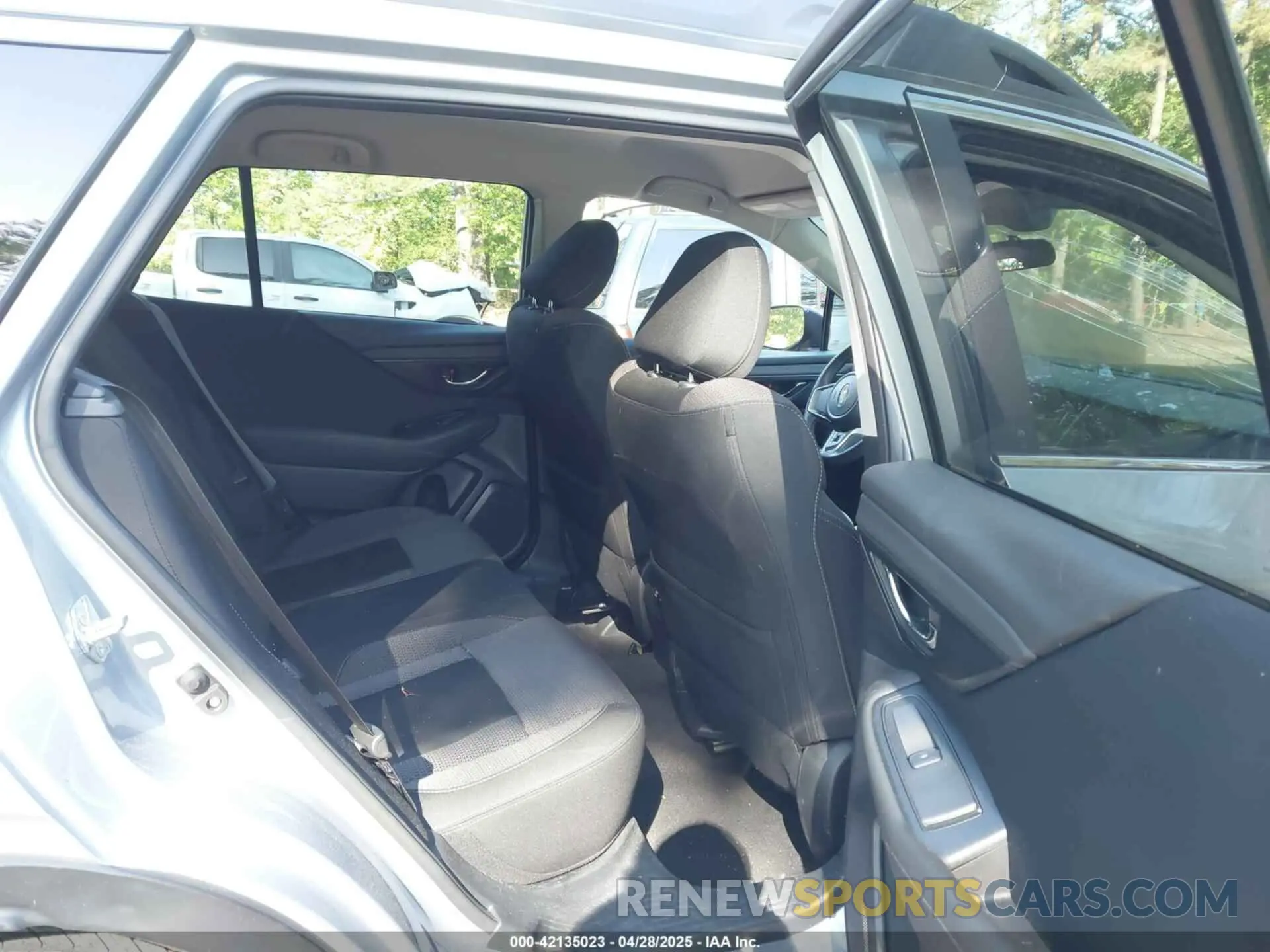 8 Photograph of a damaged car 4S4BTACC1M3210201 SUBARU OUTBACK 2021