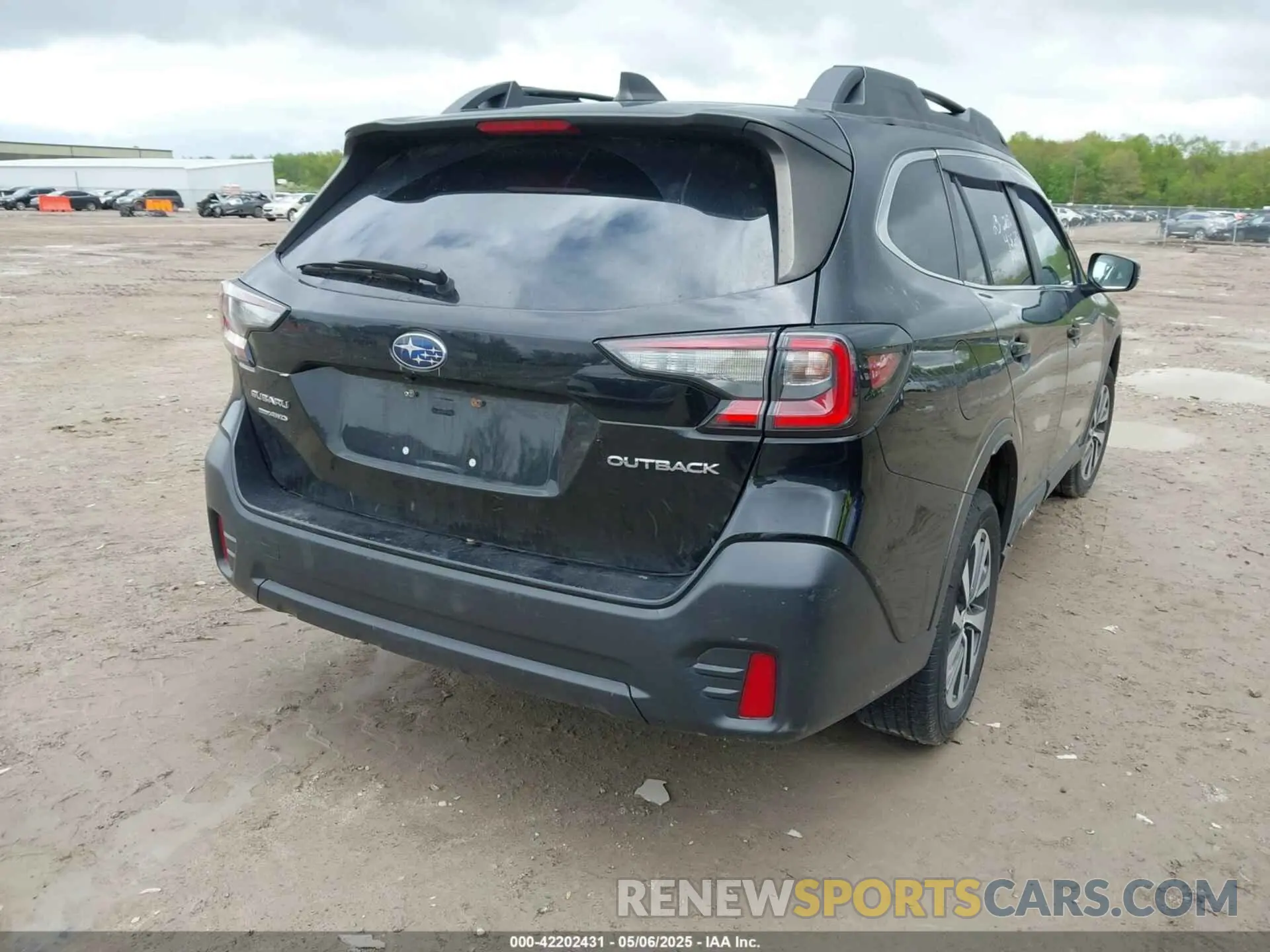 4 Photograph of a damaged car 4S4BTACC9M3171521 SUBARU OUTBACK 2021