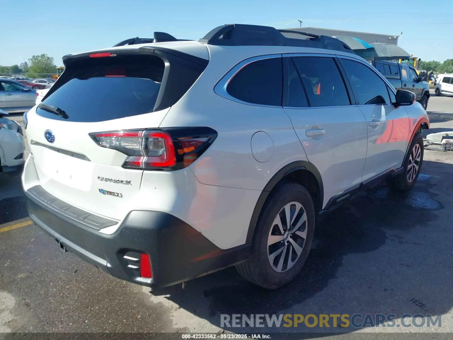 4 Photograph of a damaged car 4S4BTAFC0M3165506 SUBARU OUTBACK 2021