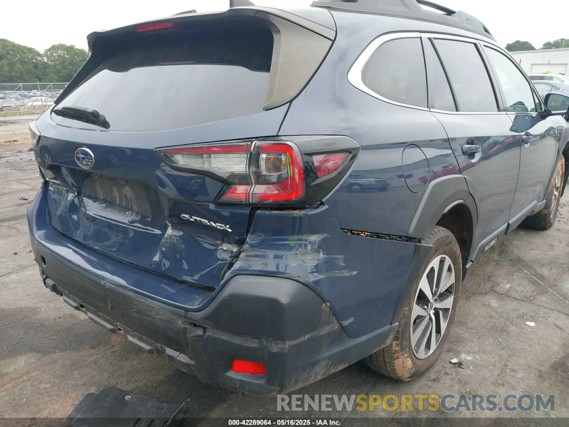 4 Photograph of a damaged car 4S4BTAFC9P3158199 SUBARU OUTBACK 2023