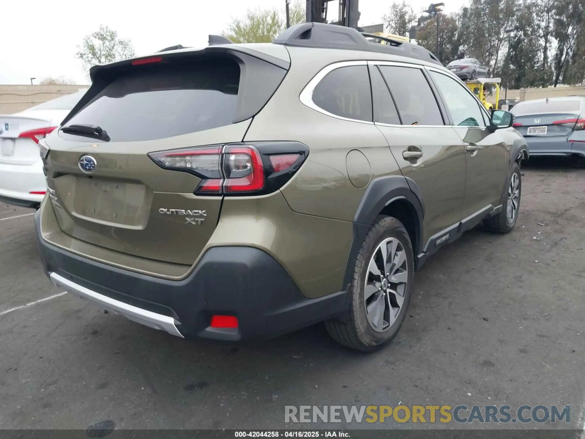 4 Photograph of a damaged car 4S4BTGND6P3138828 SUBARU OUTBACK 2023