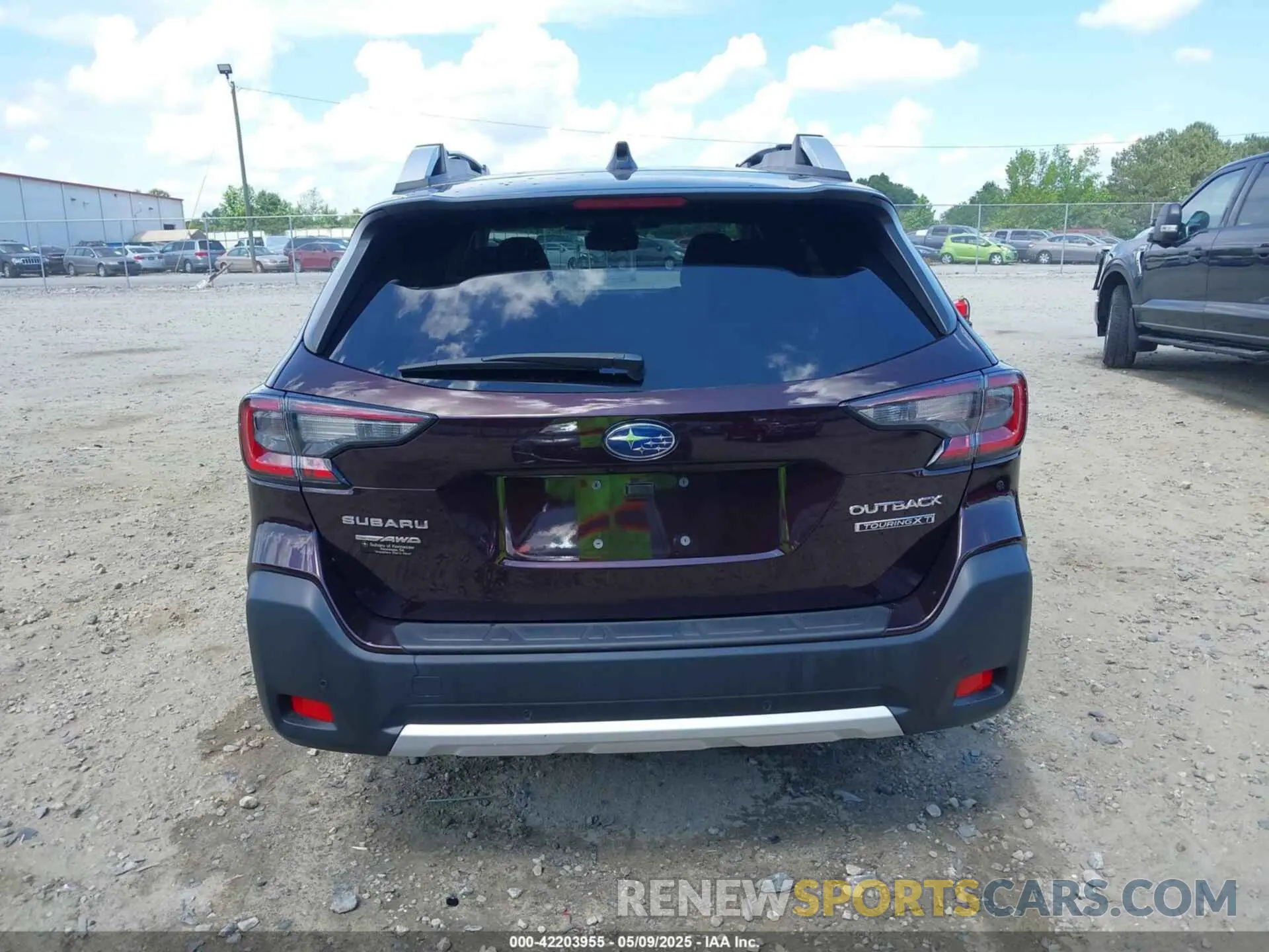 17 Photograph of a damaged car 4S4BTGPDXP3217139 SUBARU OUTBACK 2023